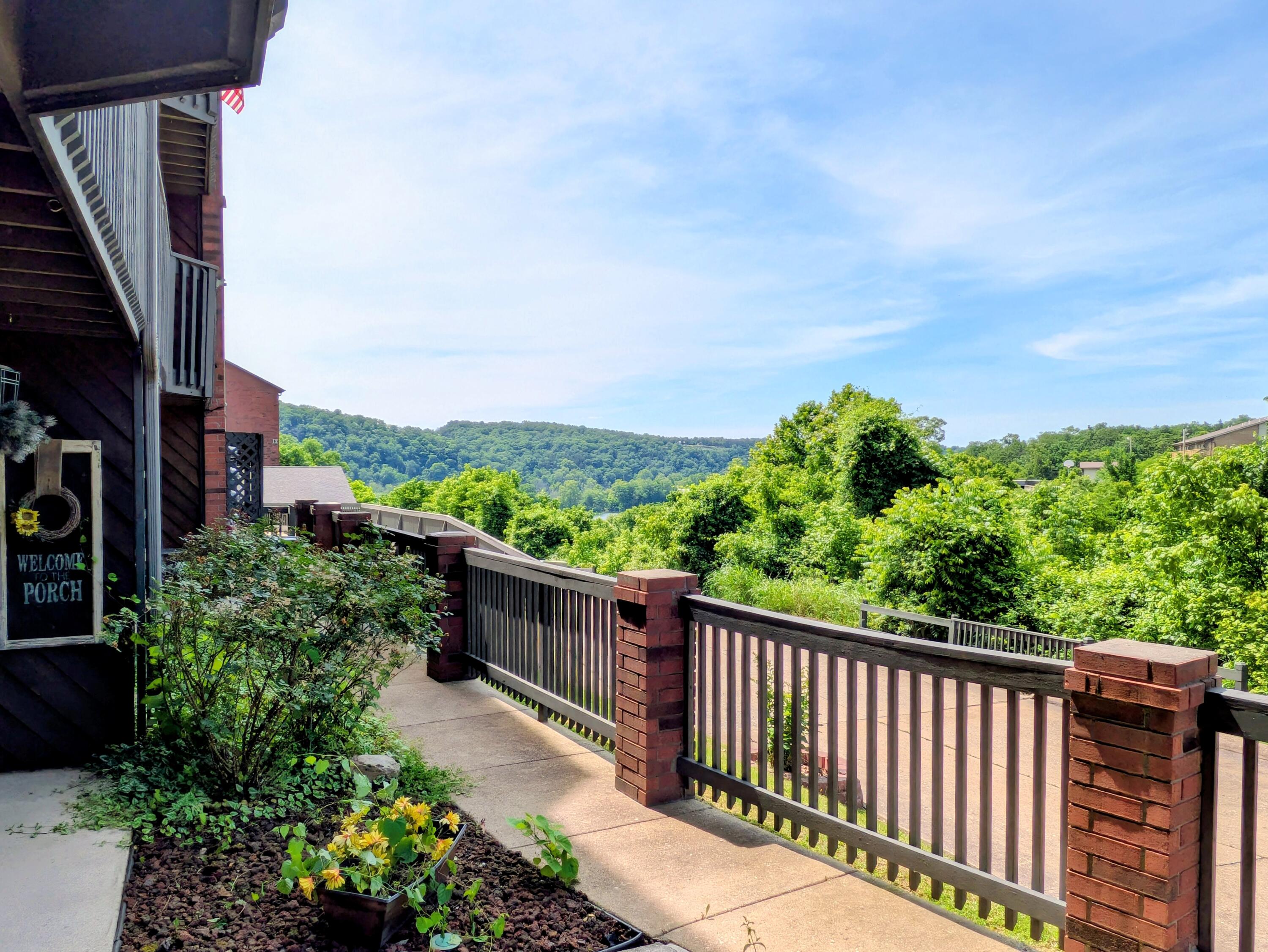 150 Sunken Forest Dr. 8-206 Property Photo 4