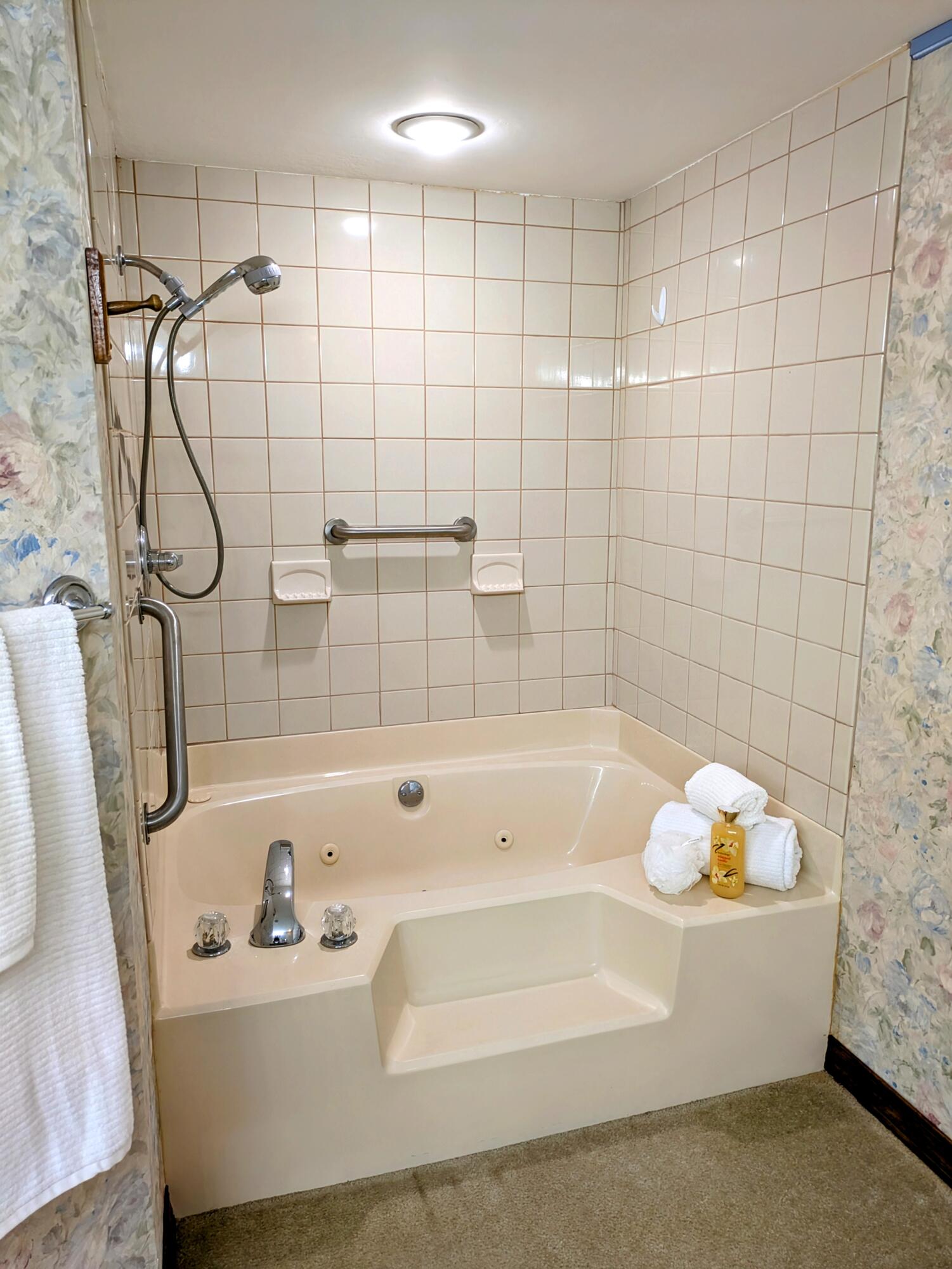 150 Sunken Forest Dr. 8-206 Property Photo 42