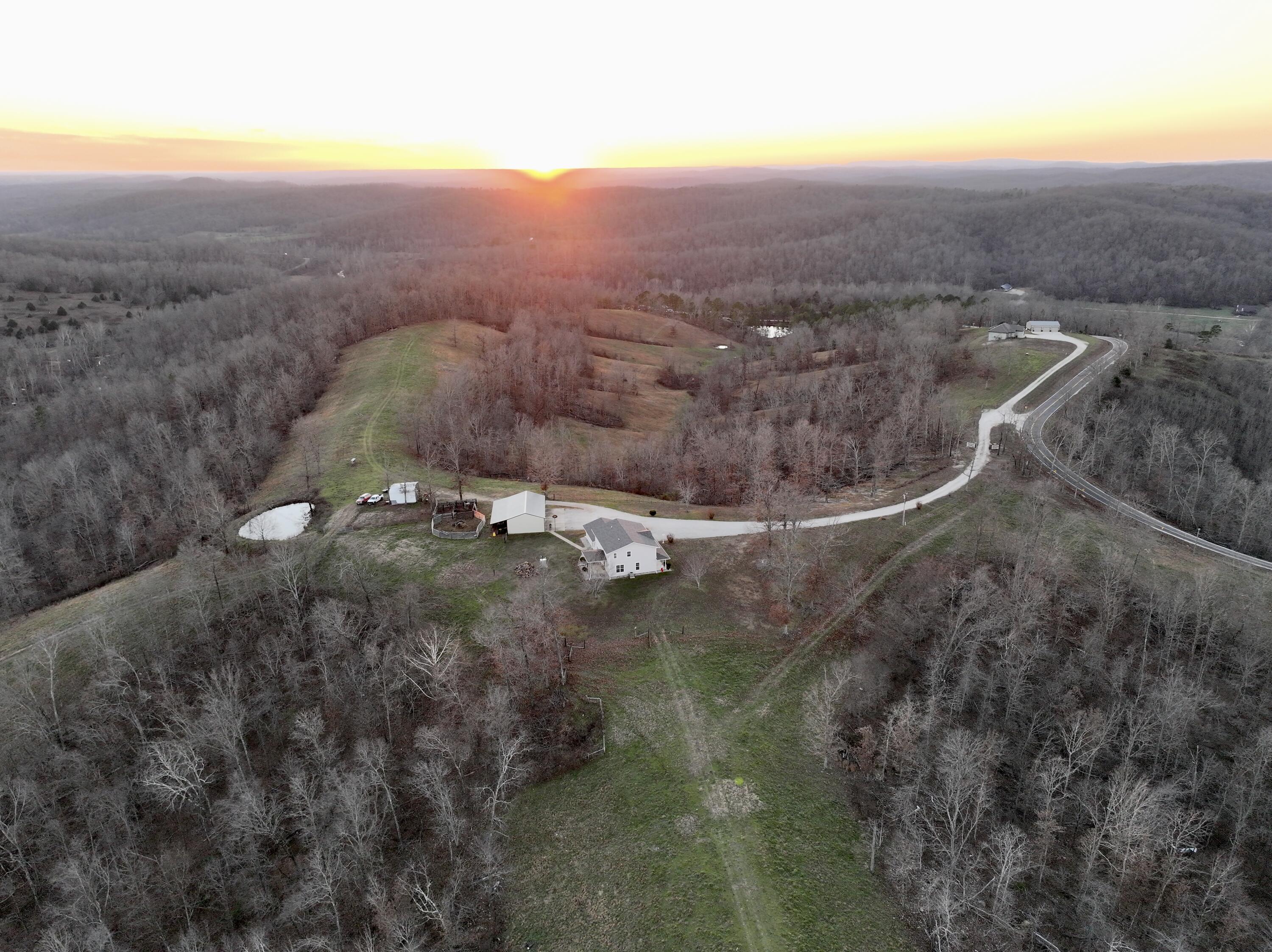 3924 Highway D Property Photo 6