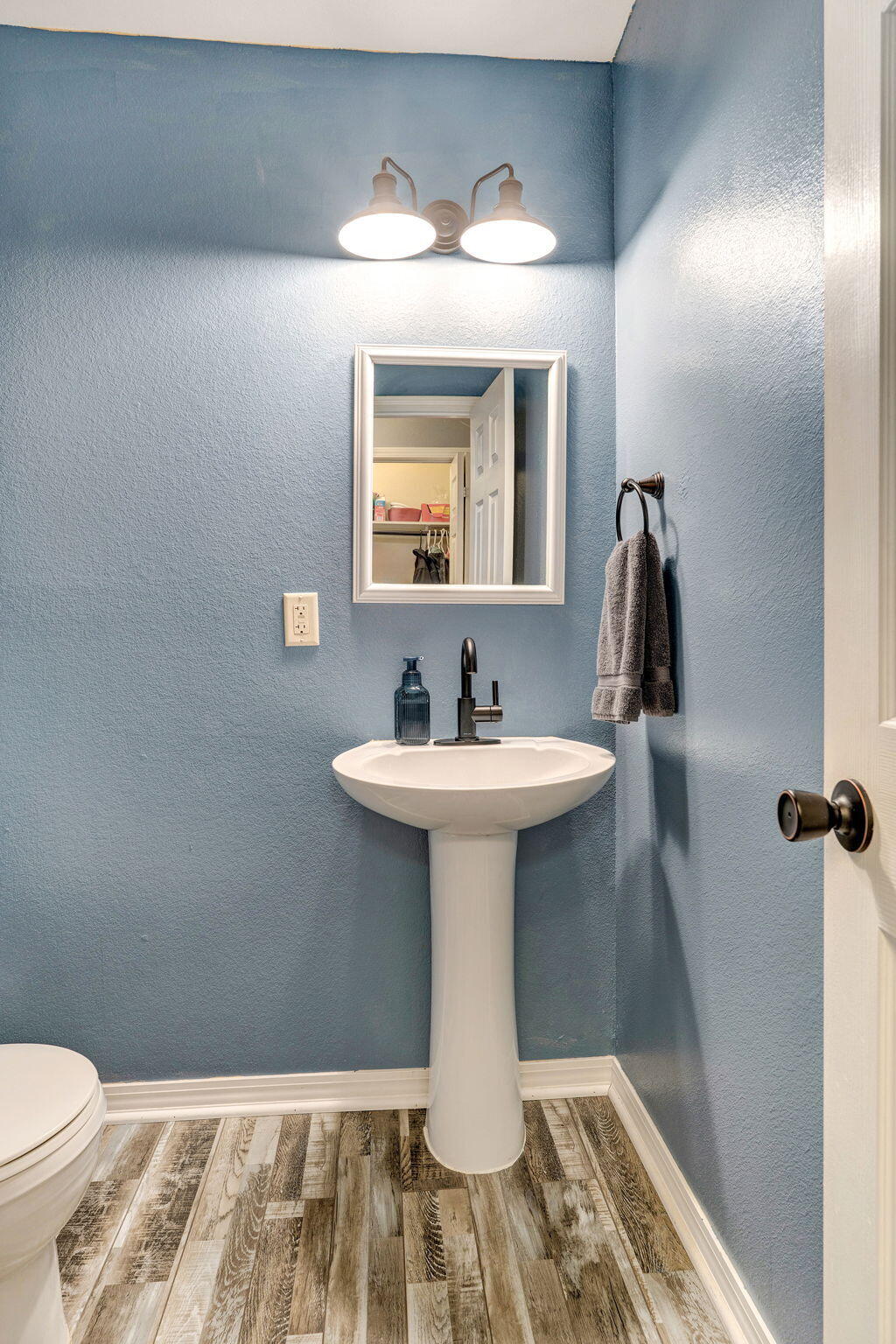 640 East Spring Valley Circle 1 Property Photo 17