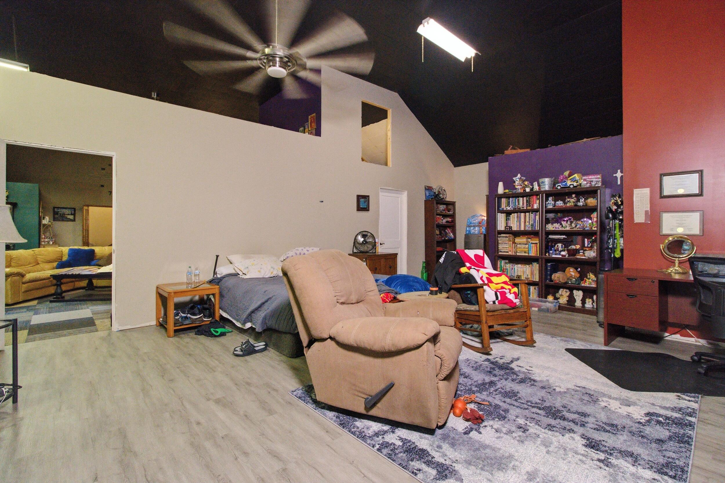 190 West Main Street Property Photo 15