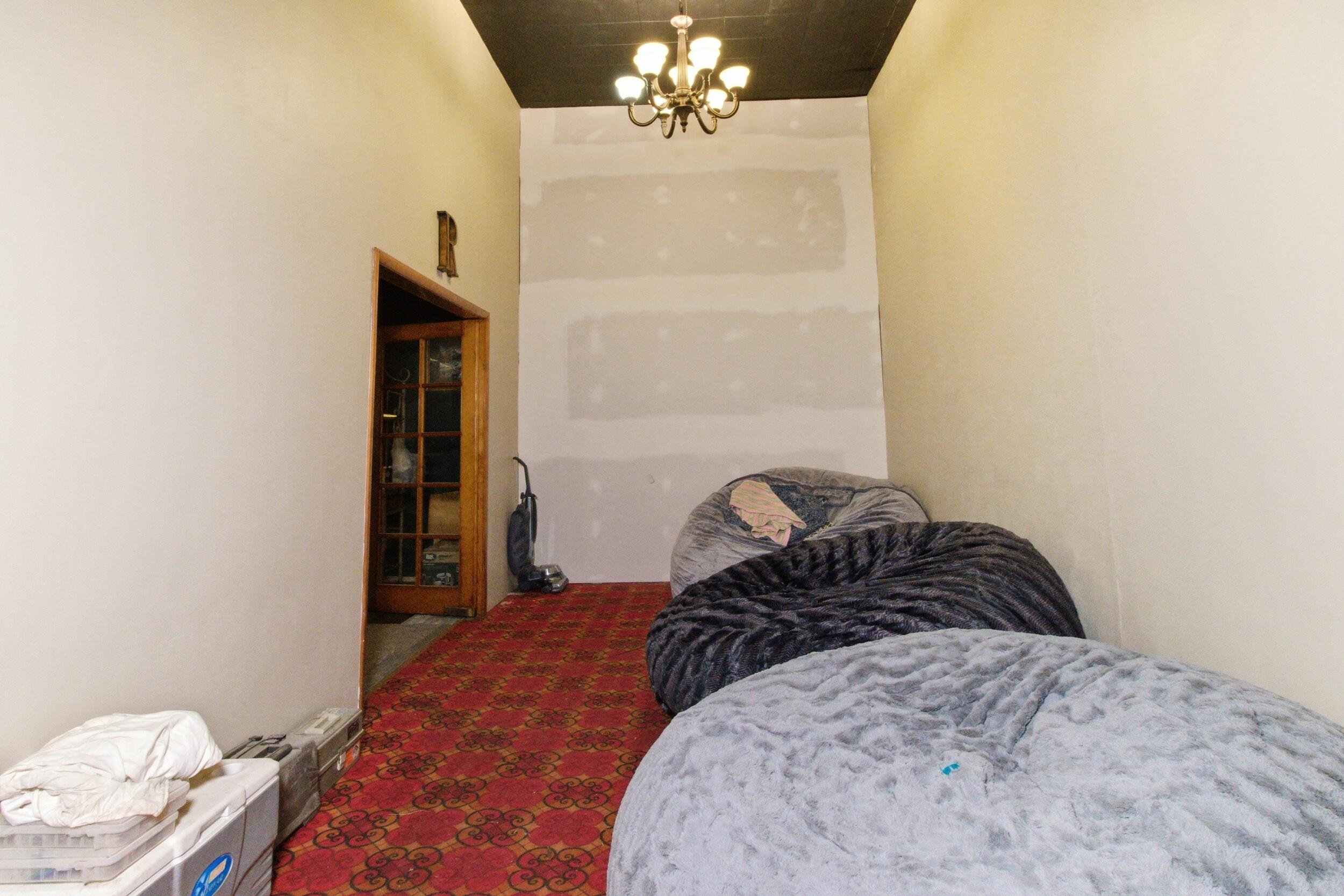 190 West Main Street Property Photo 20