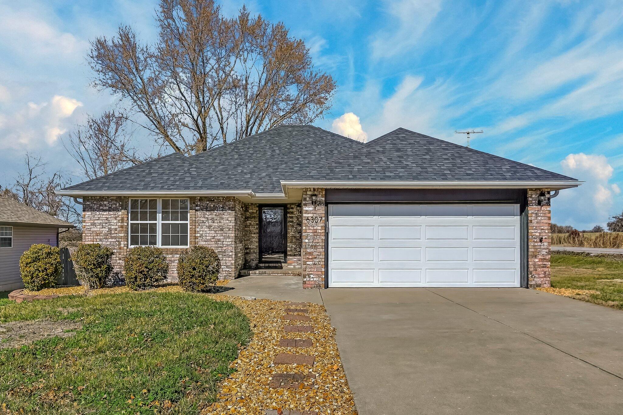 6307 West Cottonwood Road Property Photo 1