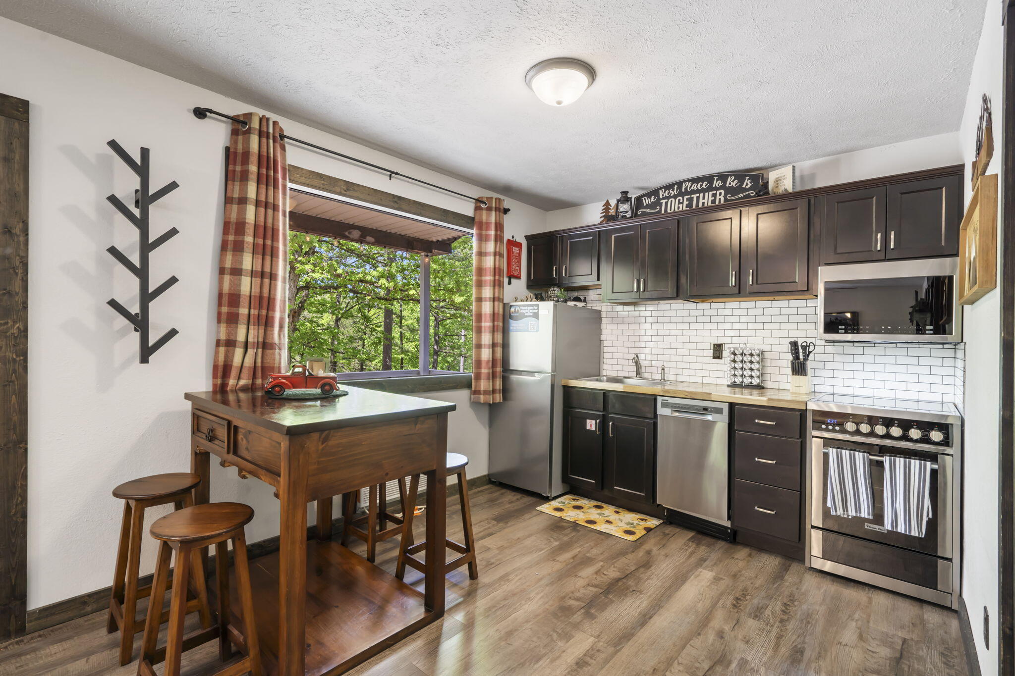 5424 State Highway 265 7 Property Photo 7