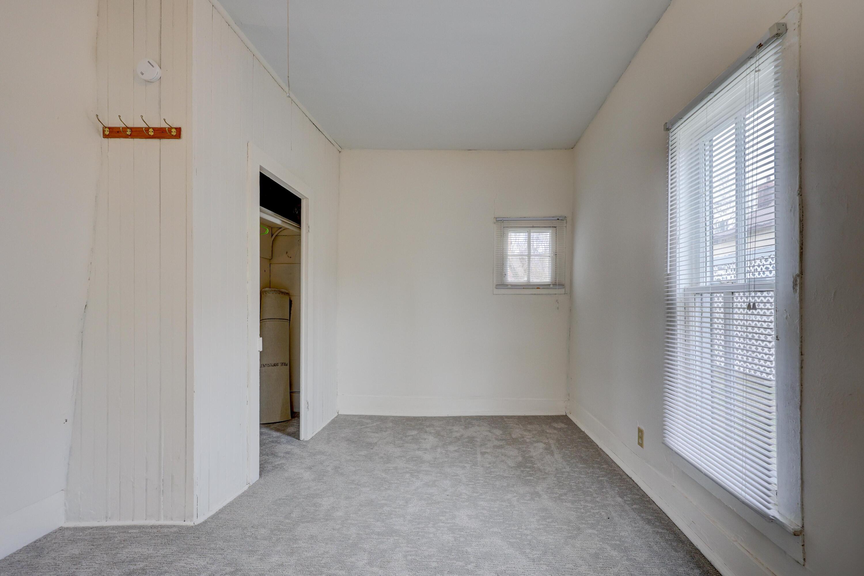 1020 Seneca Avenue Property Photo 13