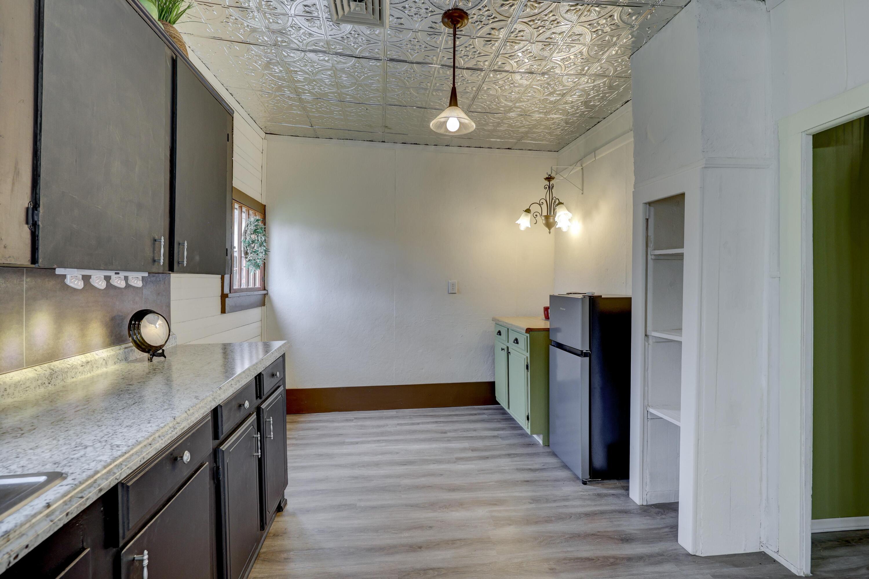 1020 Seneca Avenue Property Photo 28