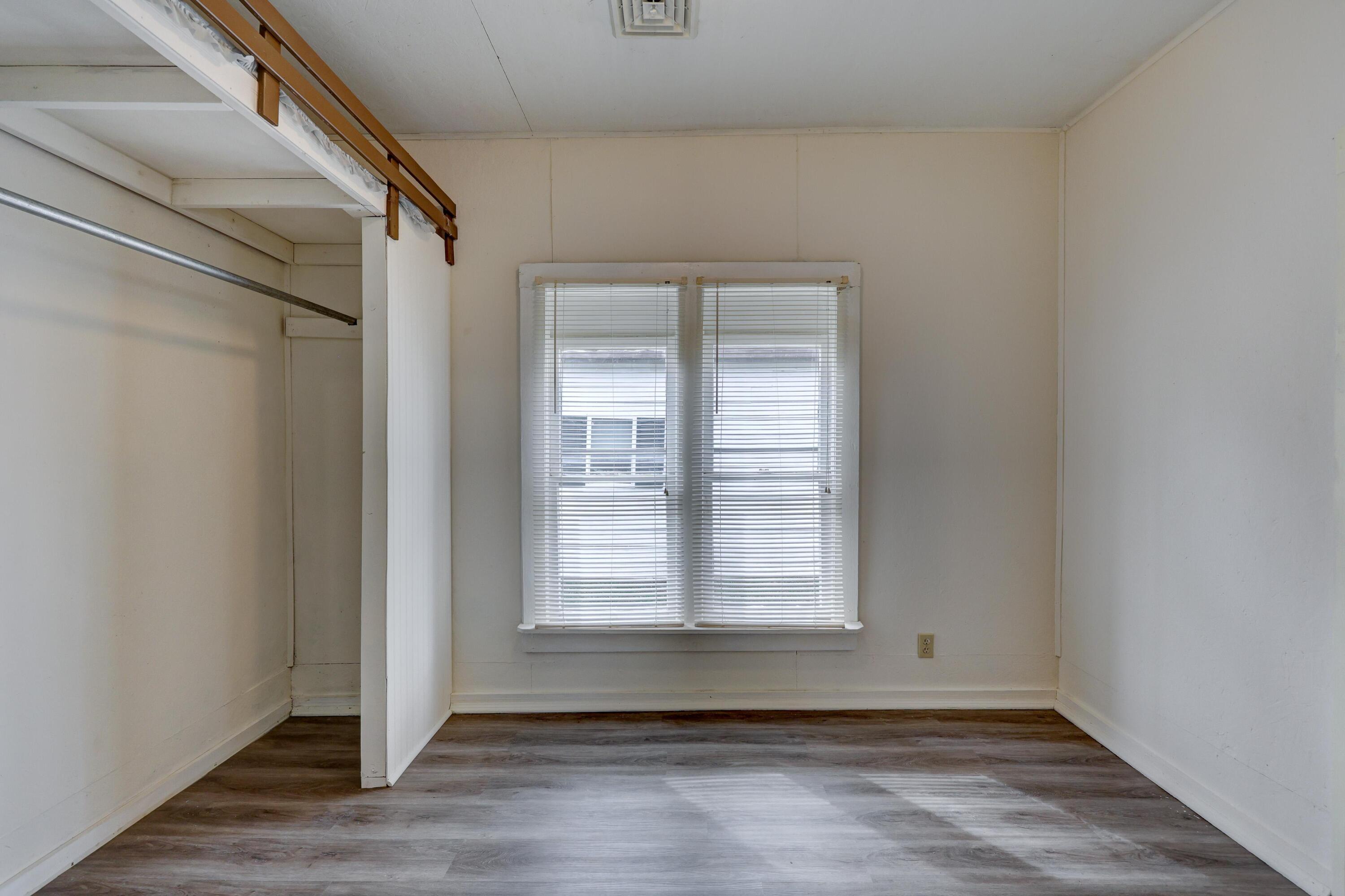 1020 Seneca Avenue Property Photo 38