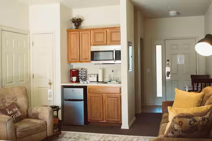 1001 Golf Drive 14 Property Photo 9
