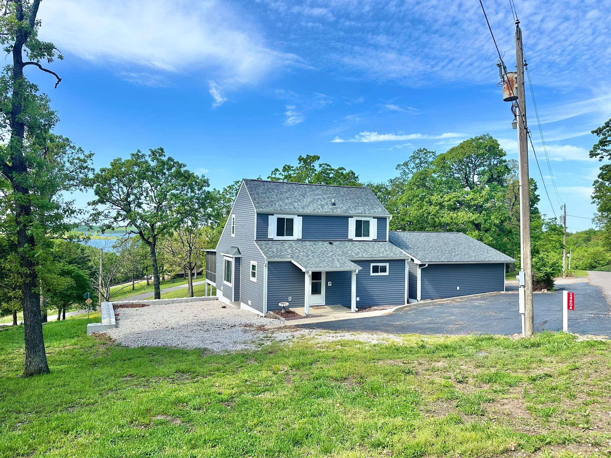 24804 Camelot Drive Property Photo 1