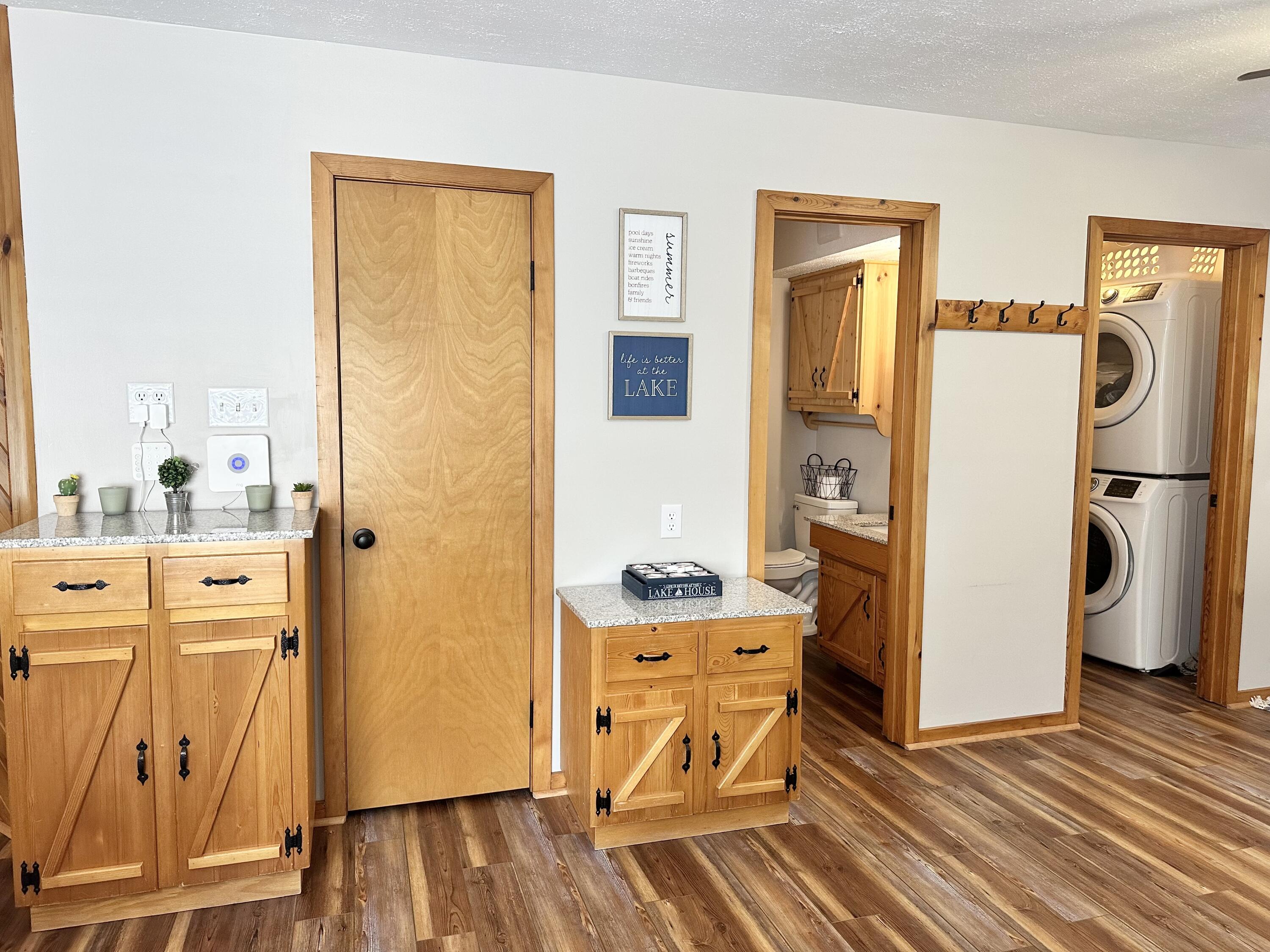 24804 Camelot Drive Property Photo 13