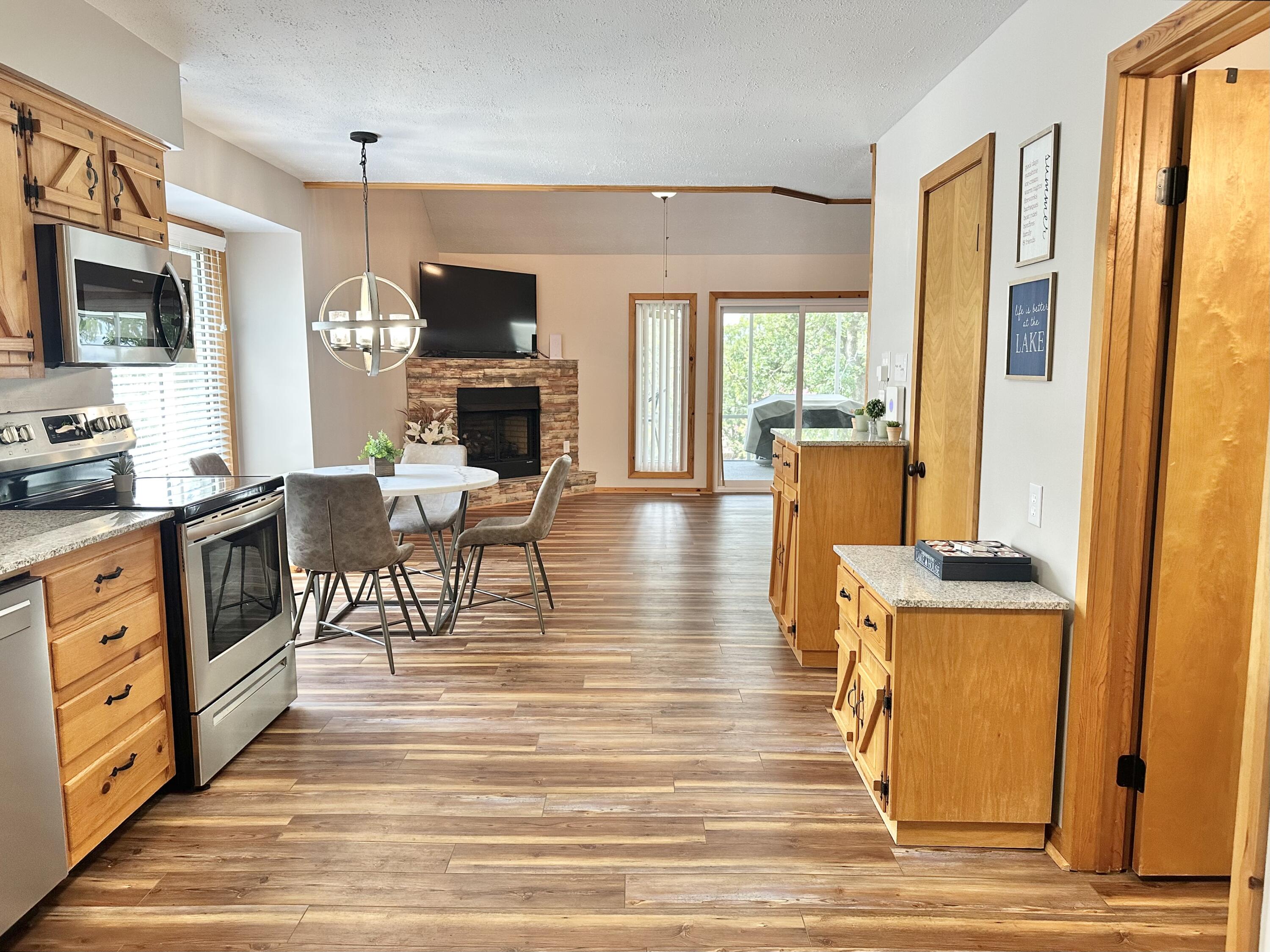 24804 Camelot Drive Property Photo 15