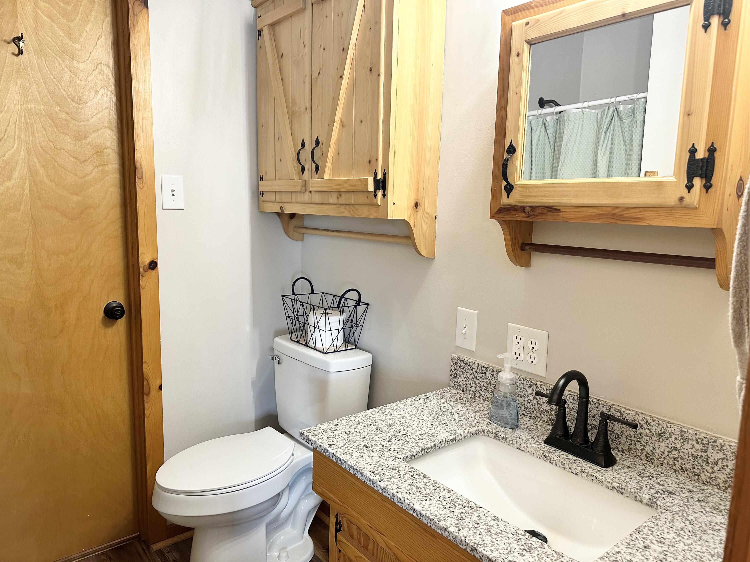 24804 Camelot Drive Property Photo 18