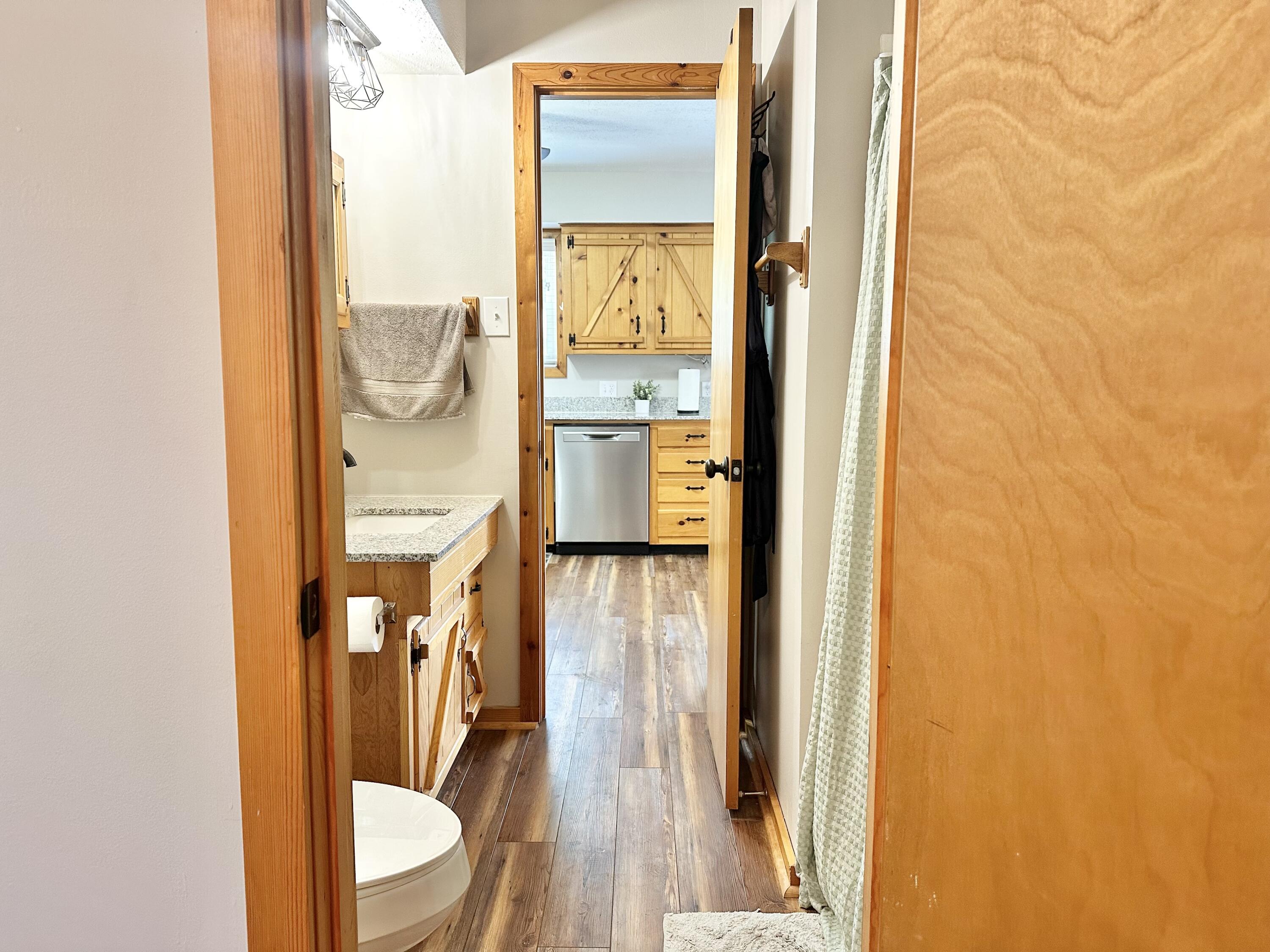 24804 Camelot Drive Property Photo 21