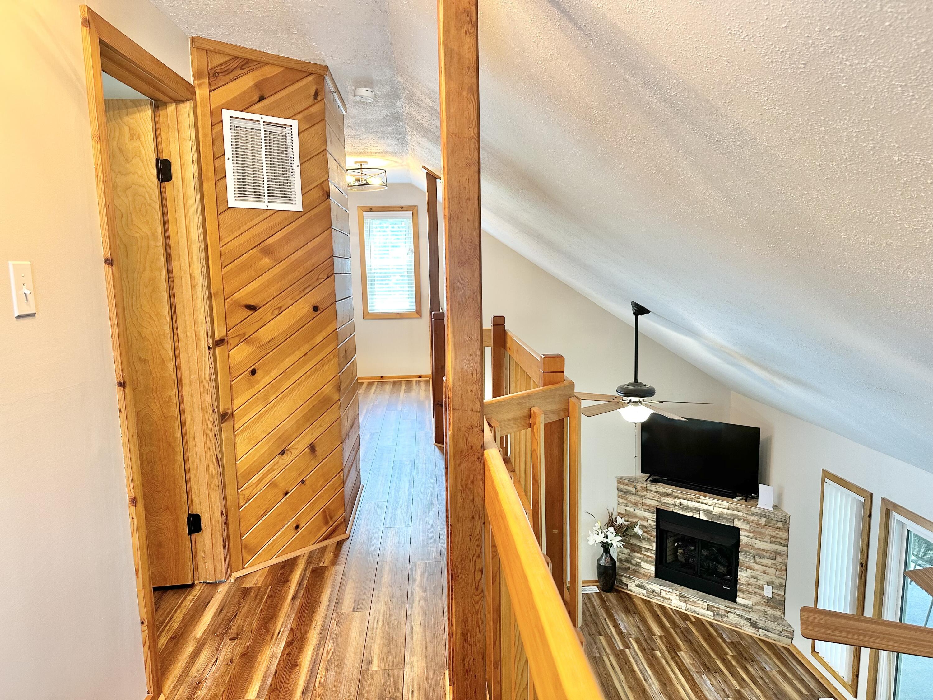 24804 Camelot Drive Property Photo 31