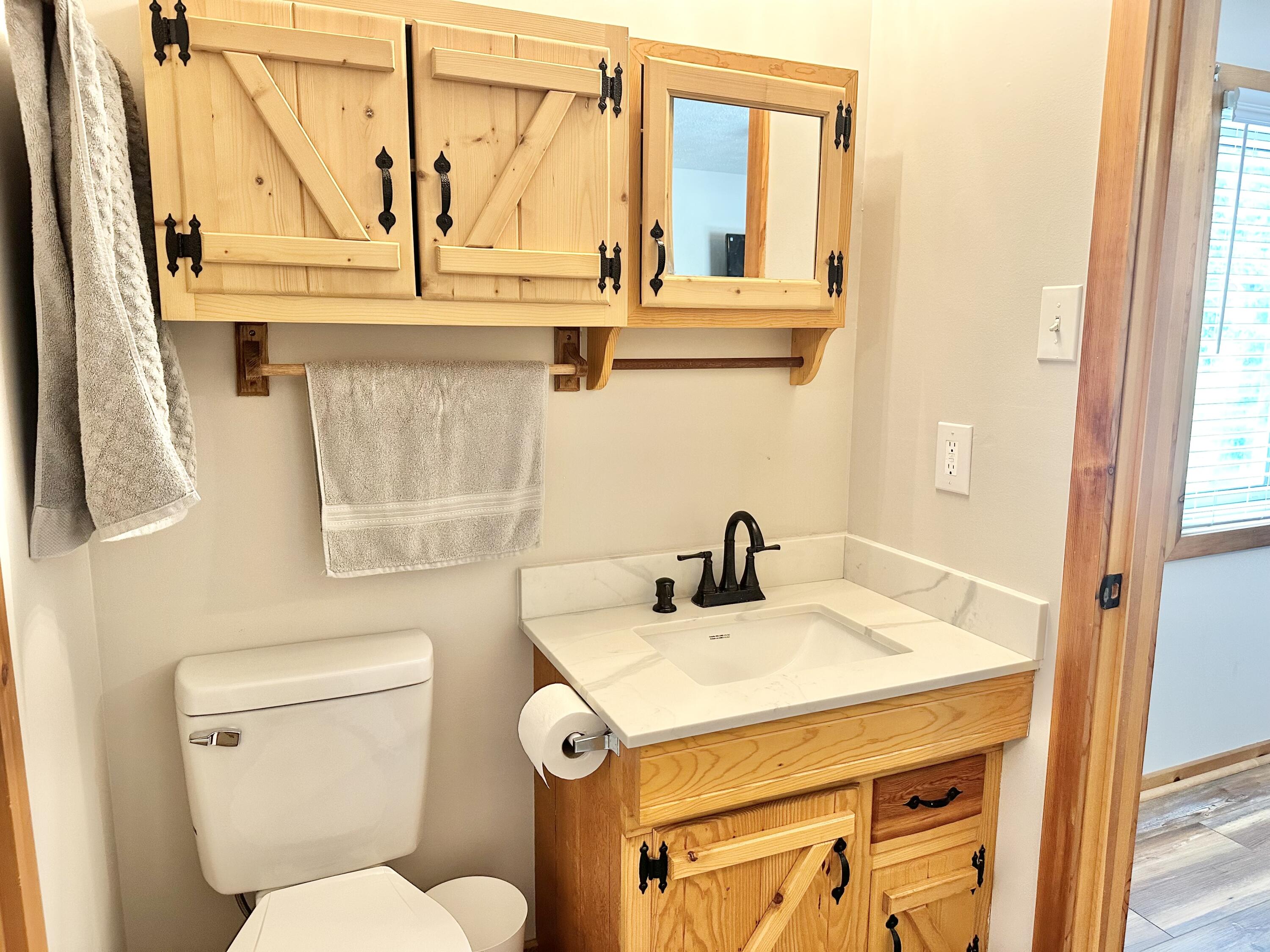 24804 Camelot Drive Property Photo 37