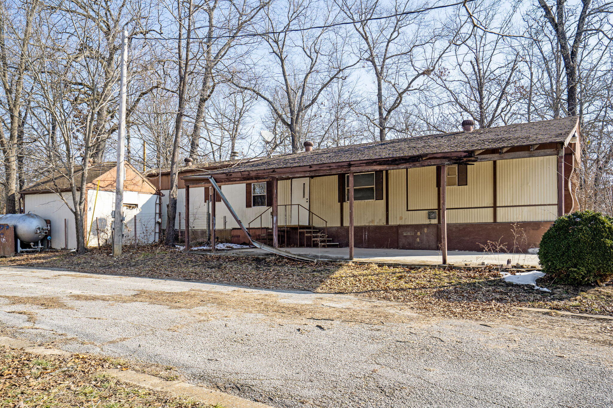 4017 White Oak Road Property Photo 5