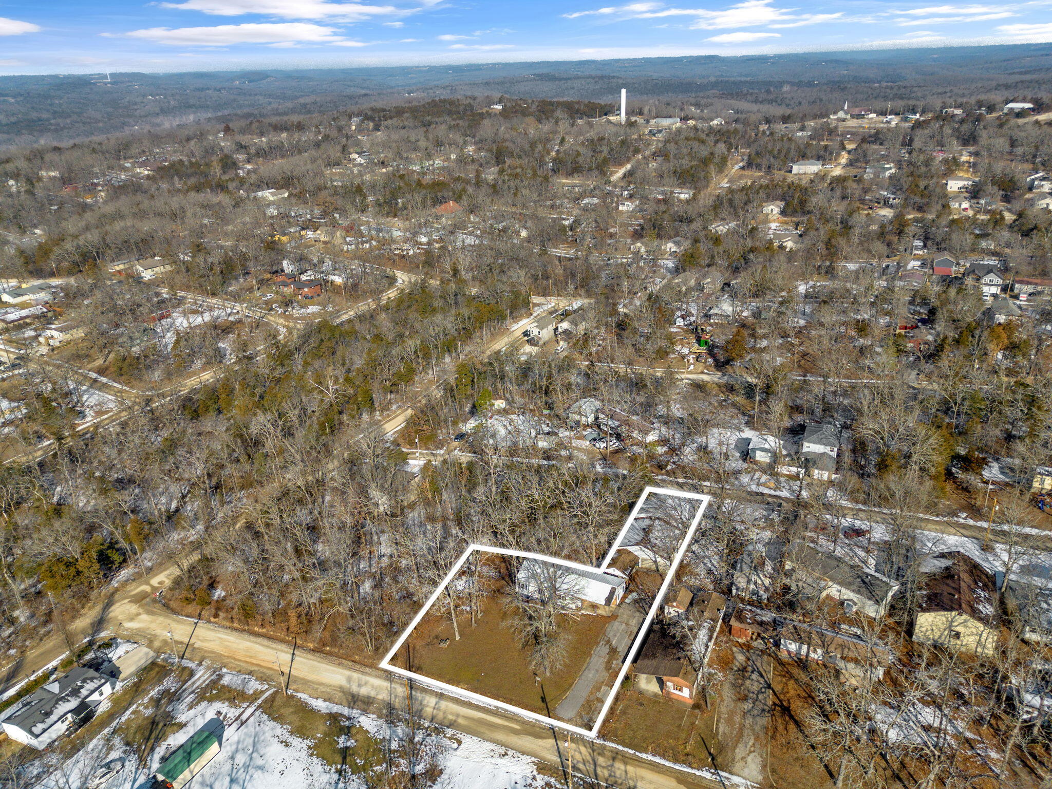 4013 White Oak Road Property Photo 3