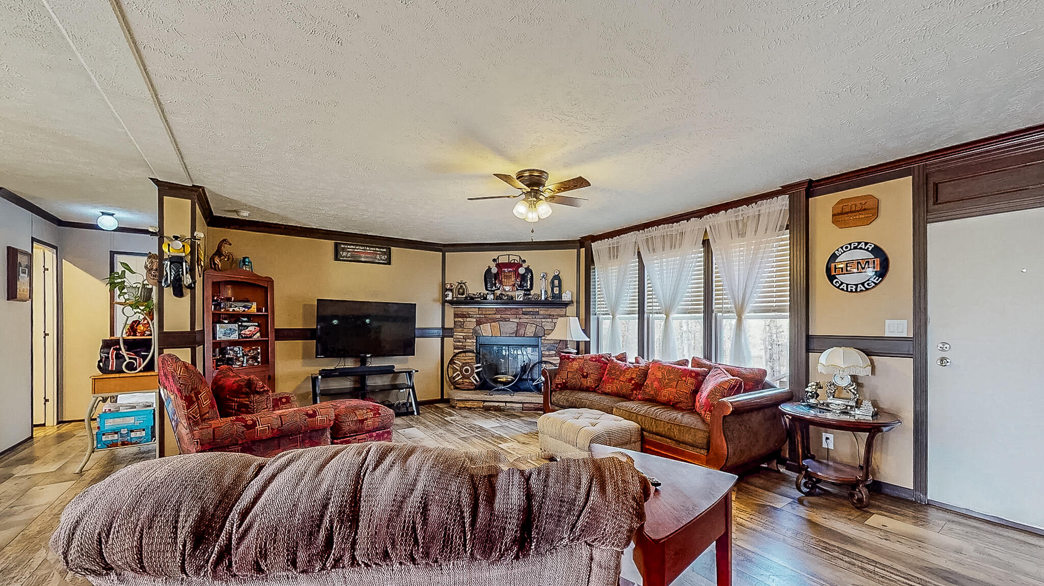 21722 Sibley Road Property Photo 4