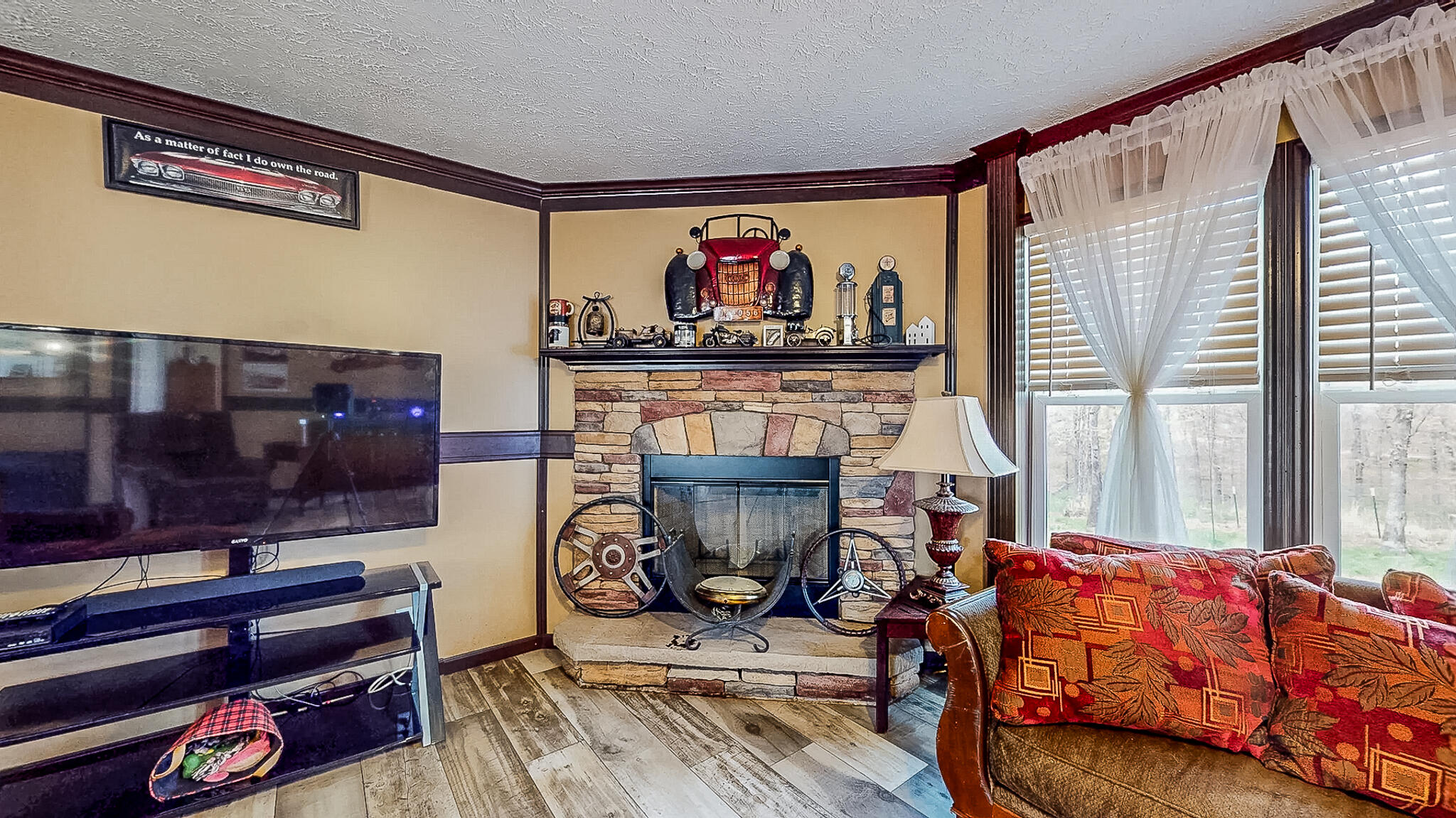 21722 Sibley Road Property Photo 6