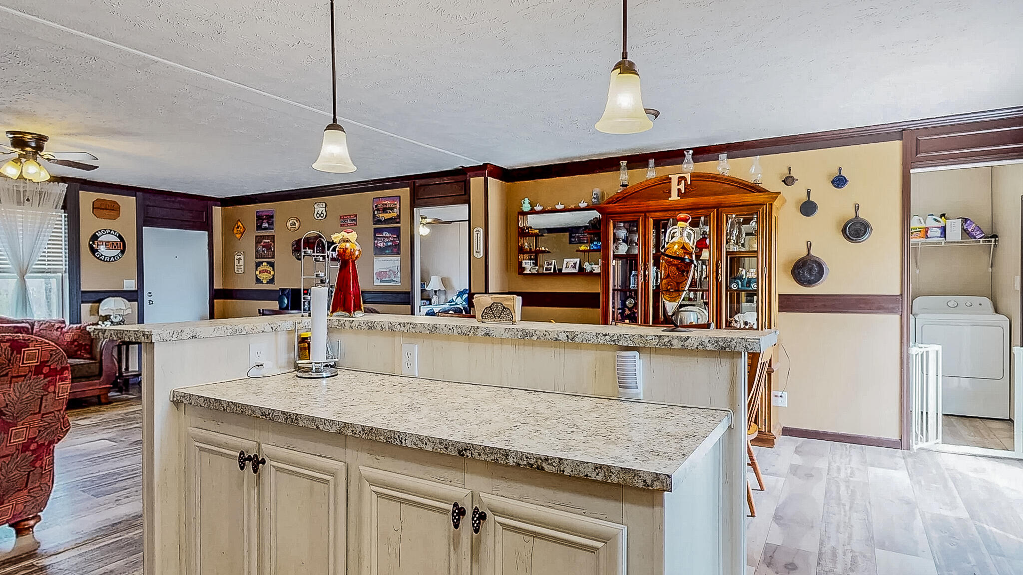 21722 Sibley Road Property Photo 10