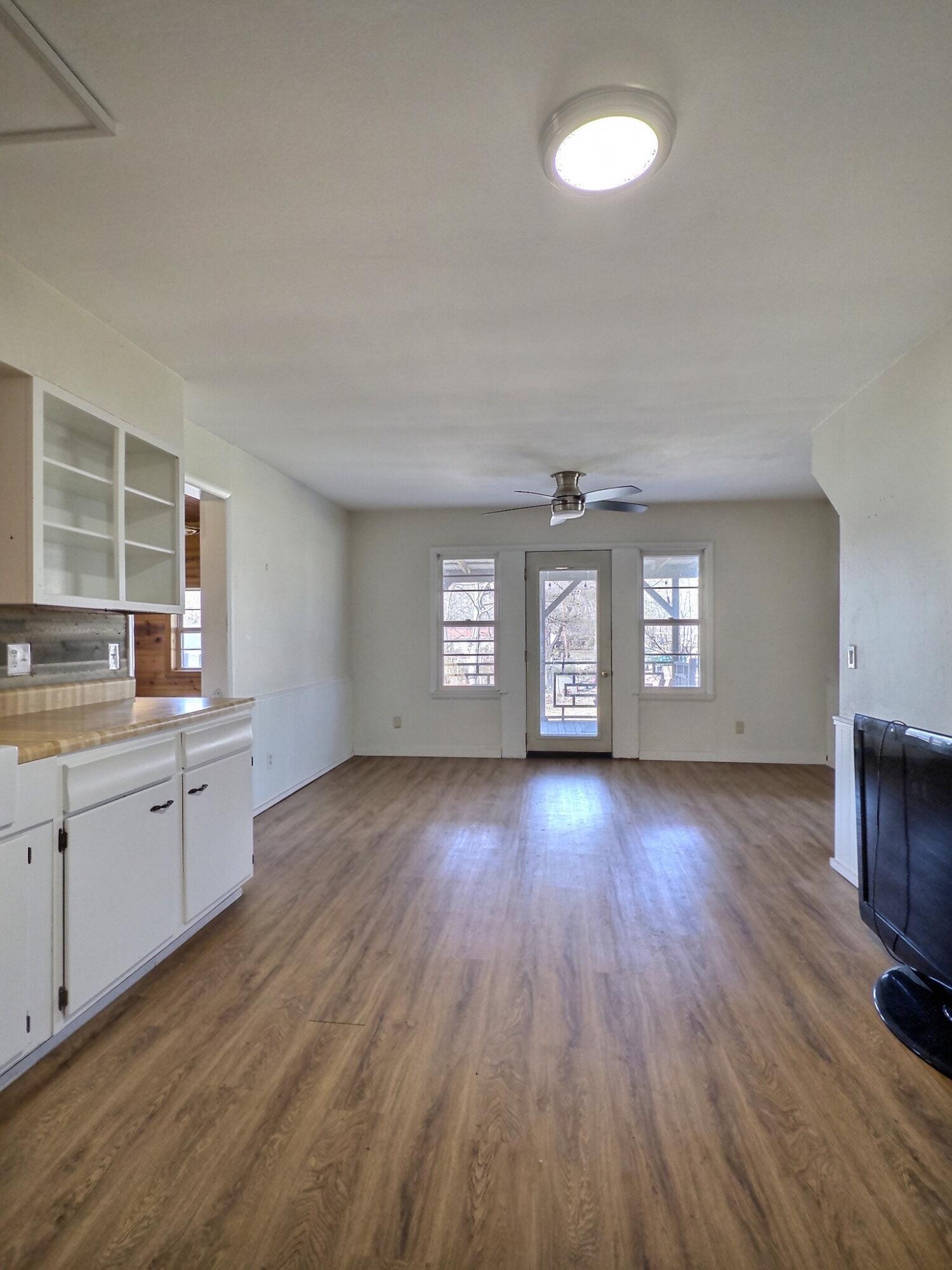1004 Joyce Street Property Photo 8
