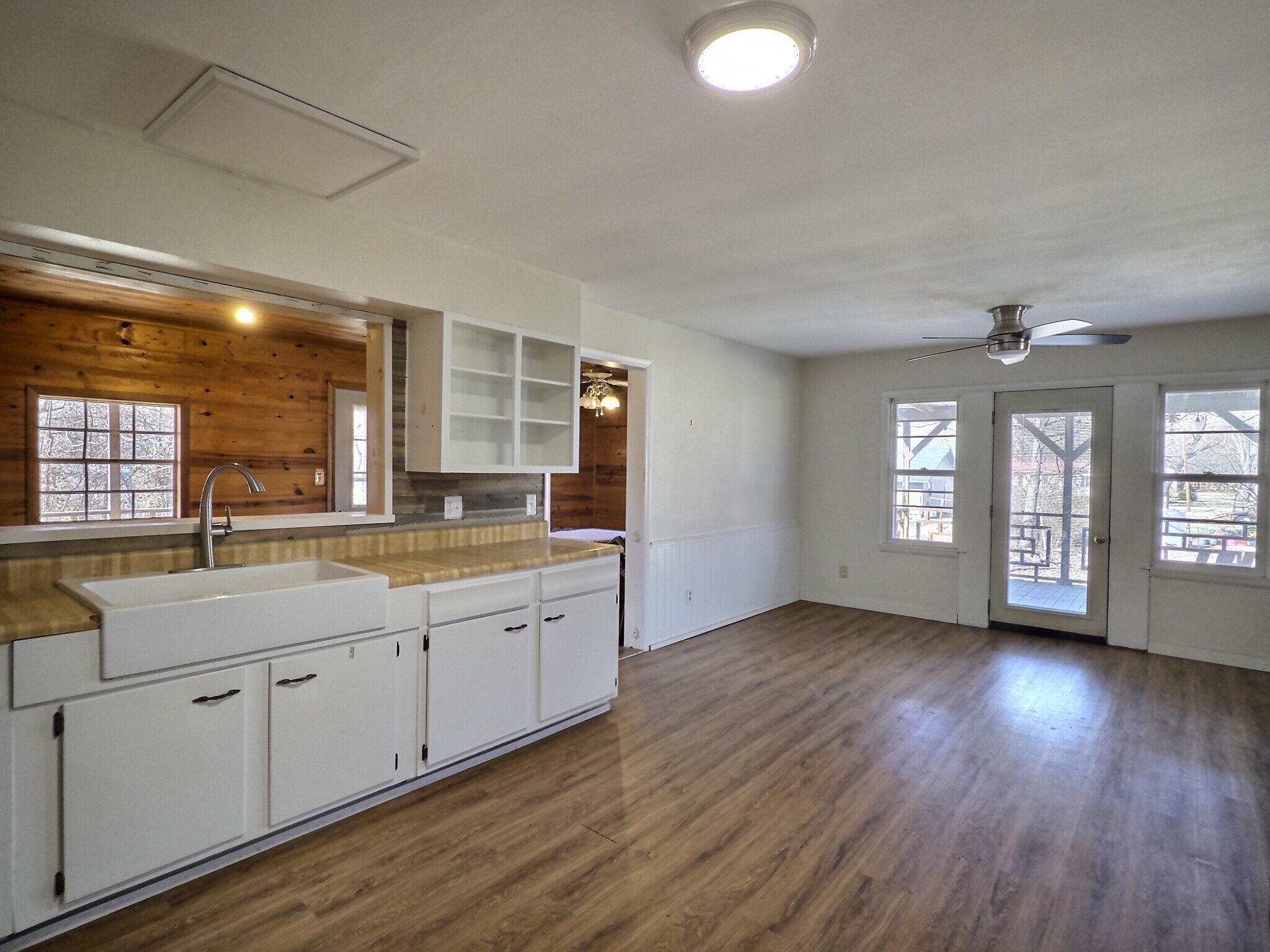 1004 Joyce Street Property Photo 9