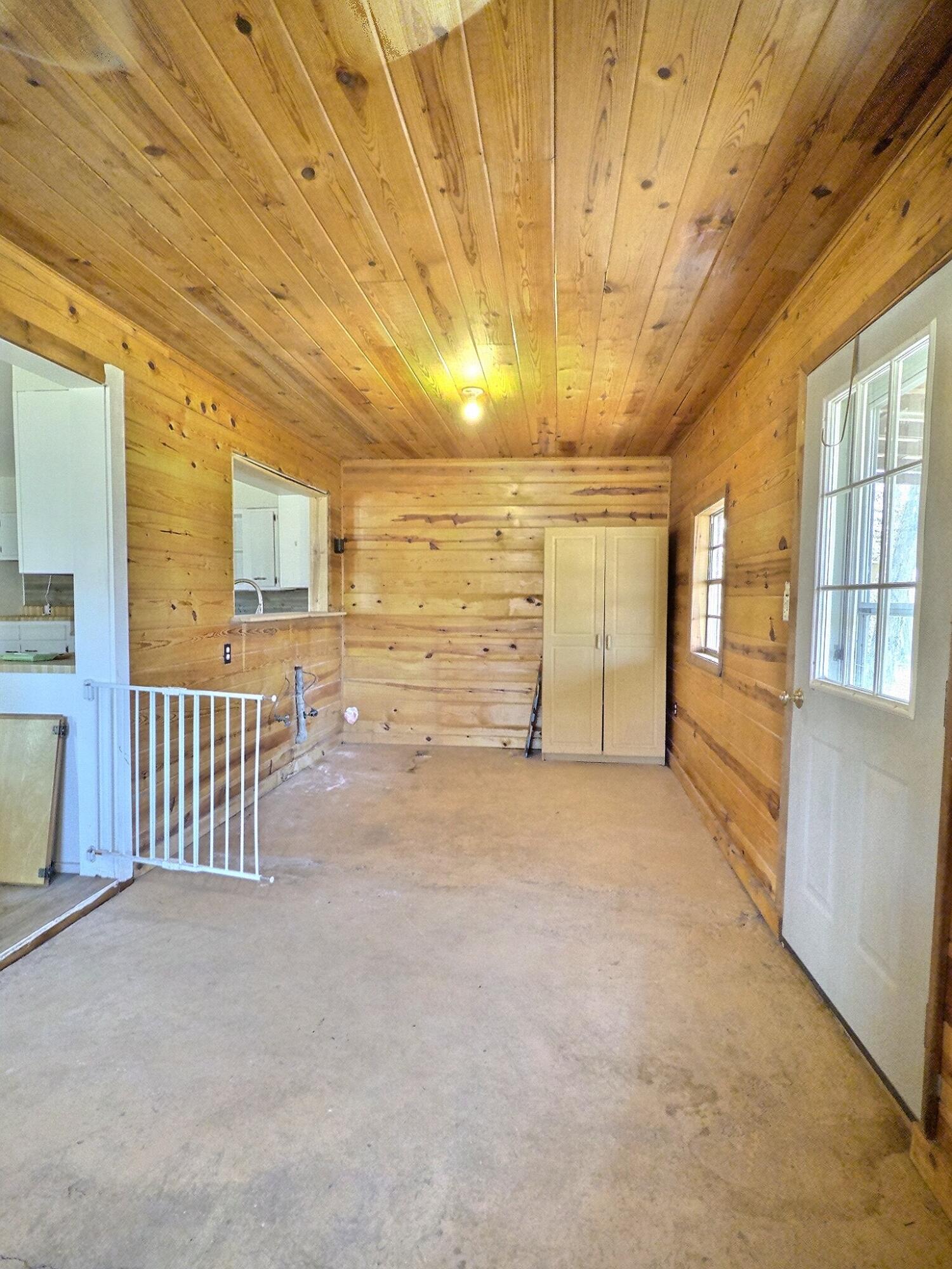 1004 Joyce Street Property Photo 10
