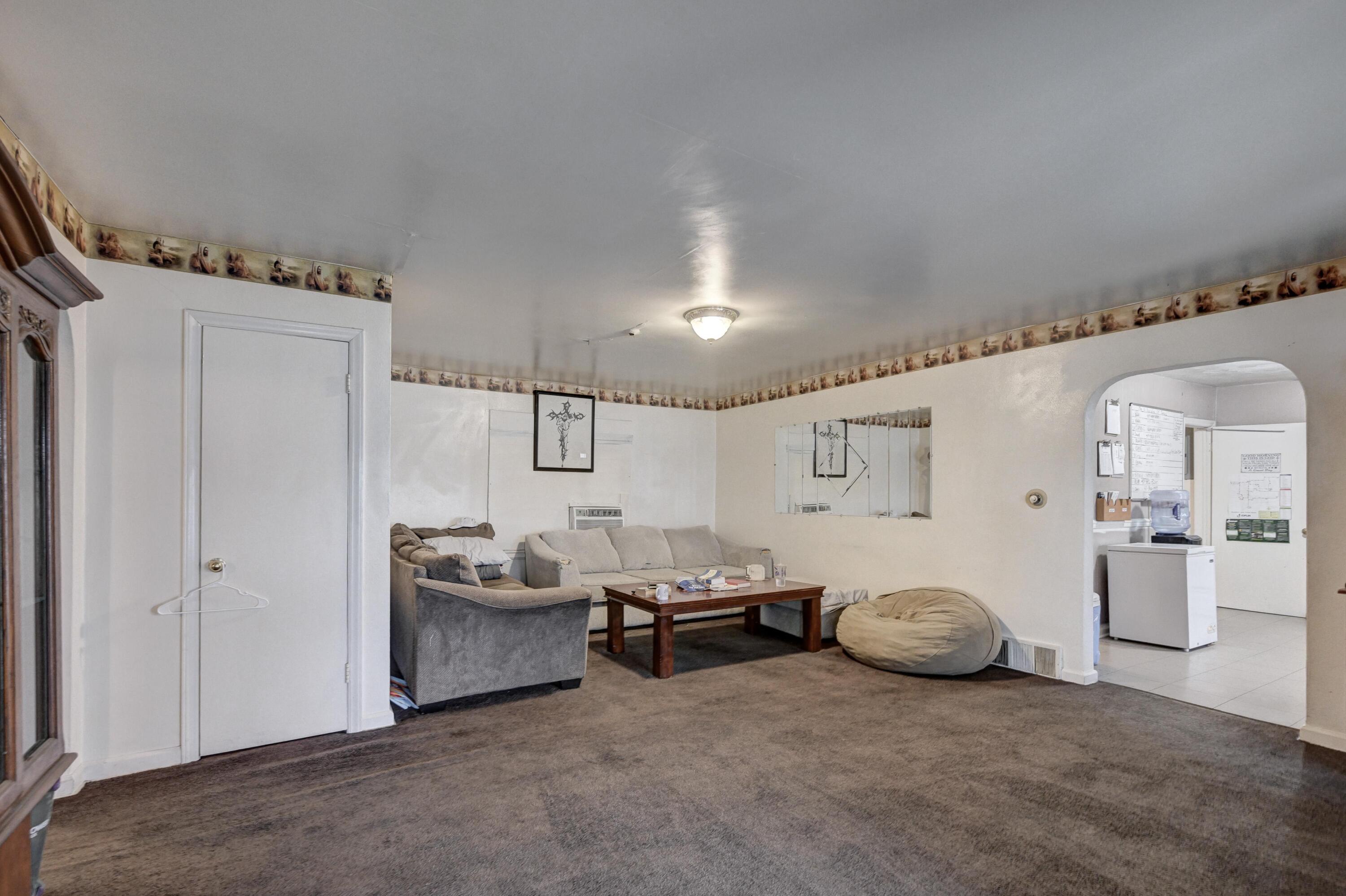 615/617 West 21st Street Property Photo 5