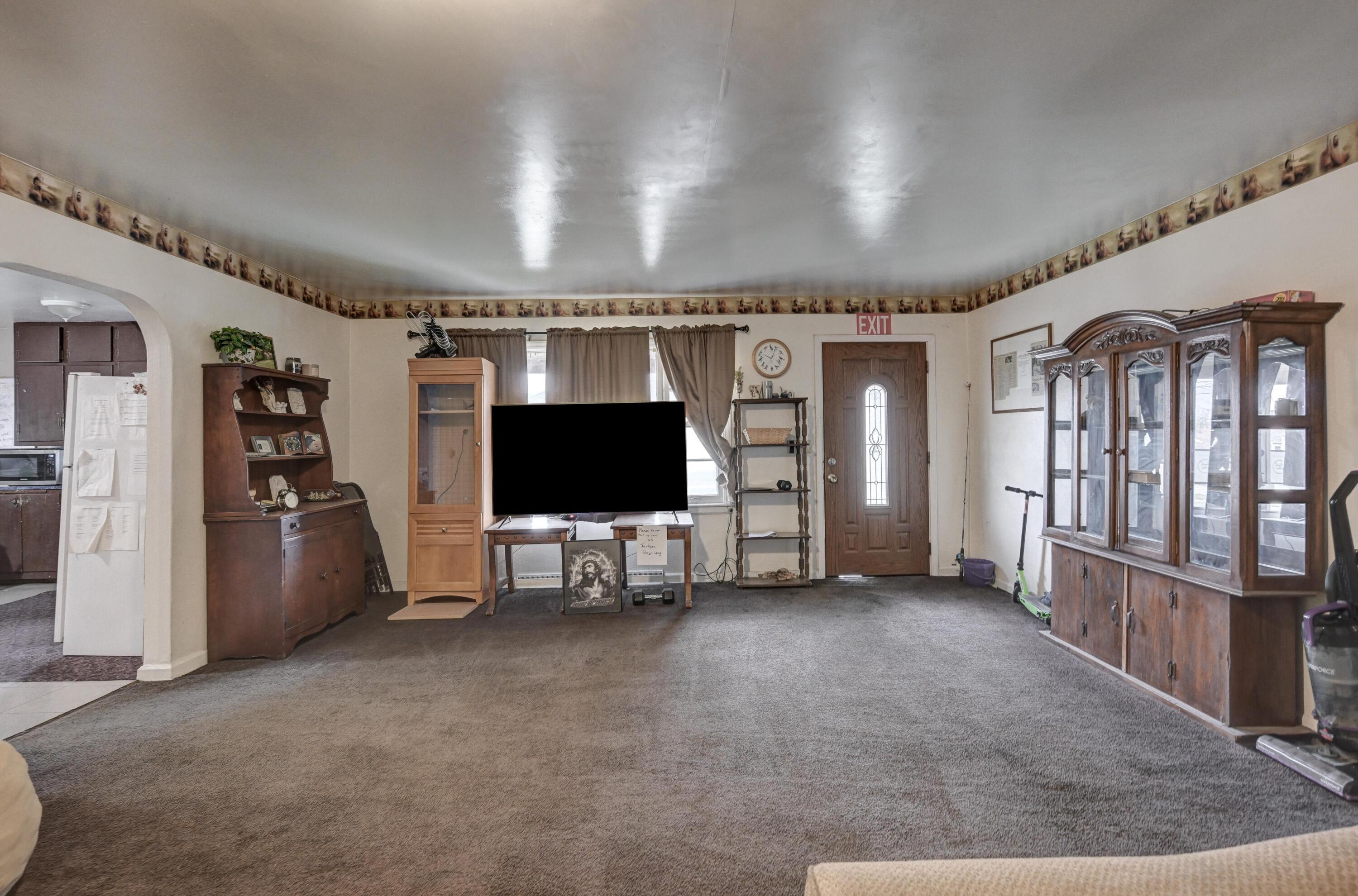 615/617 West 21st Street Property Photo 9
