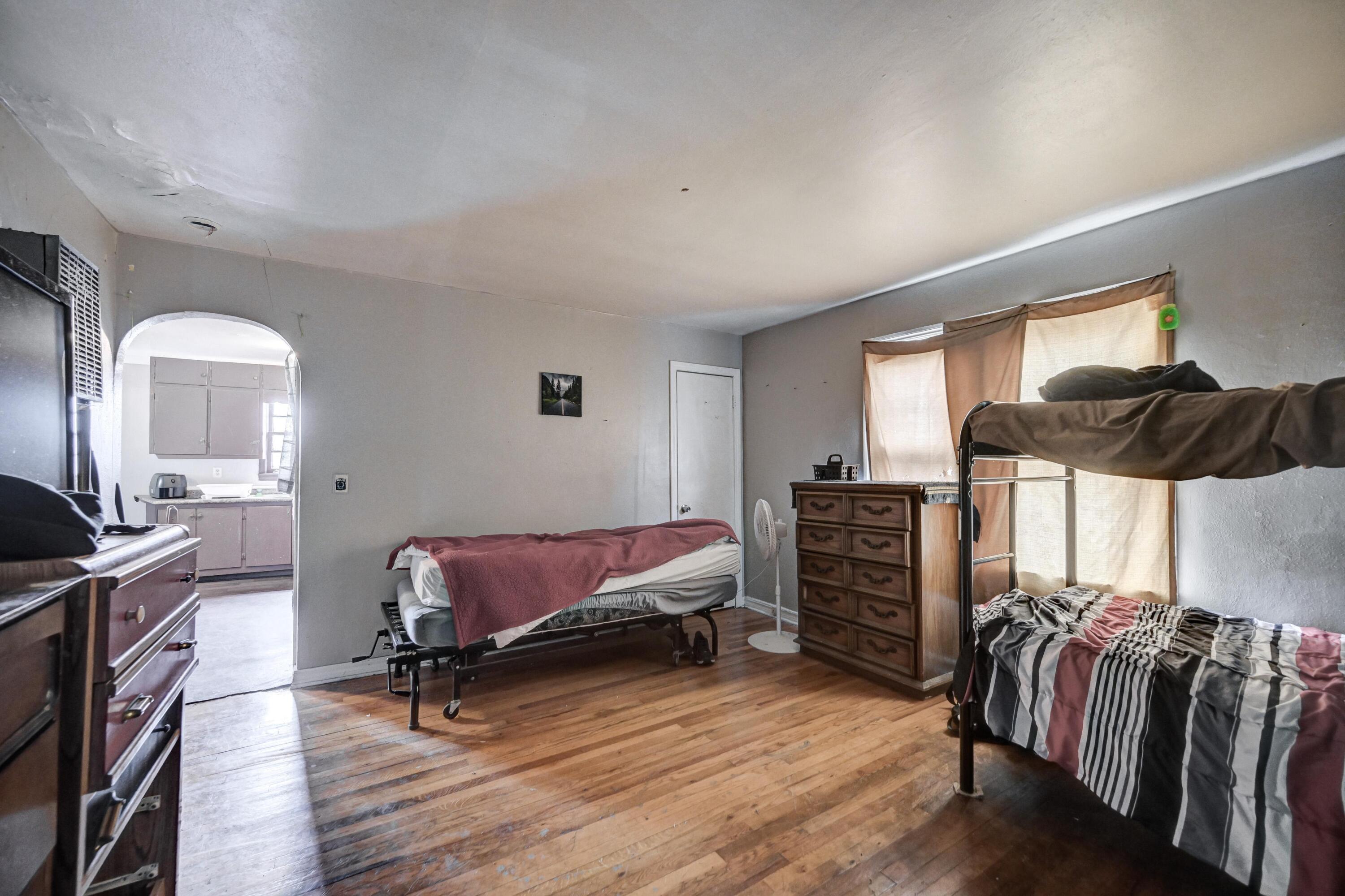 615/617 West 21st Street Property Photo 24