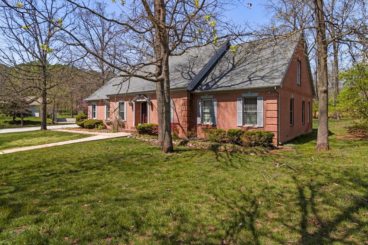 2111 Sycamore Drive Property Photo 2