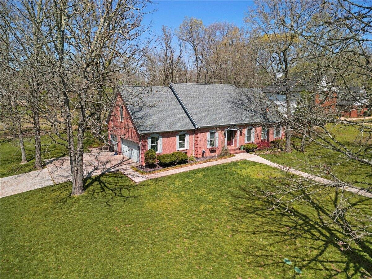 2111 Sycamore Drive Property Photo 5
