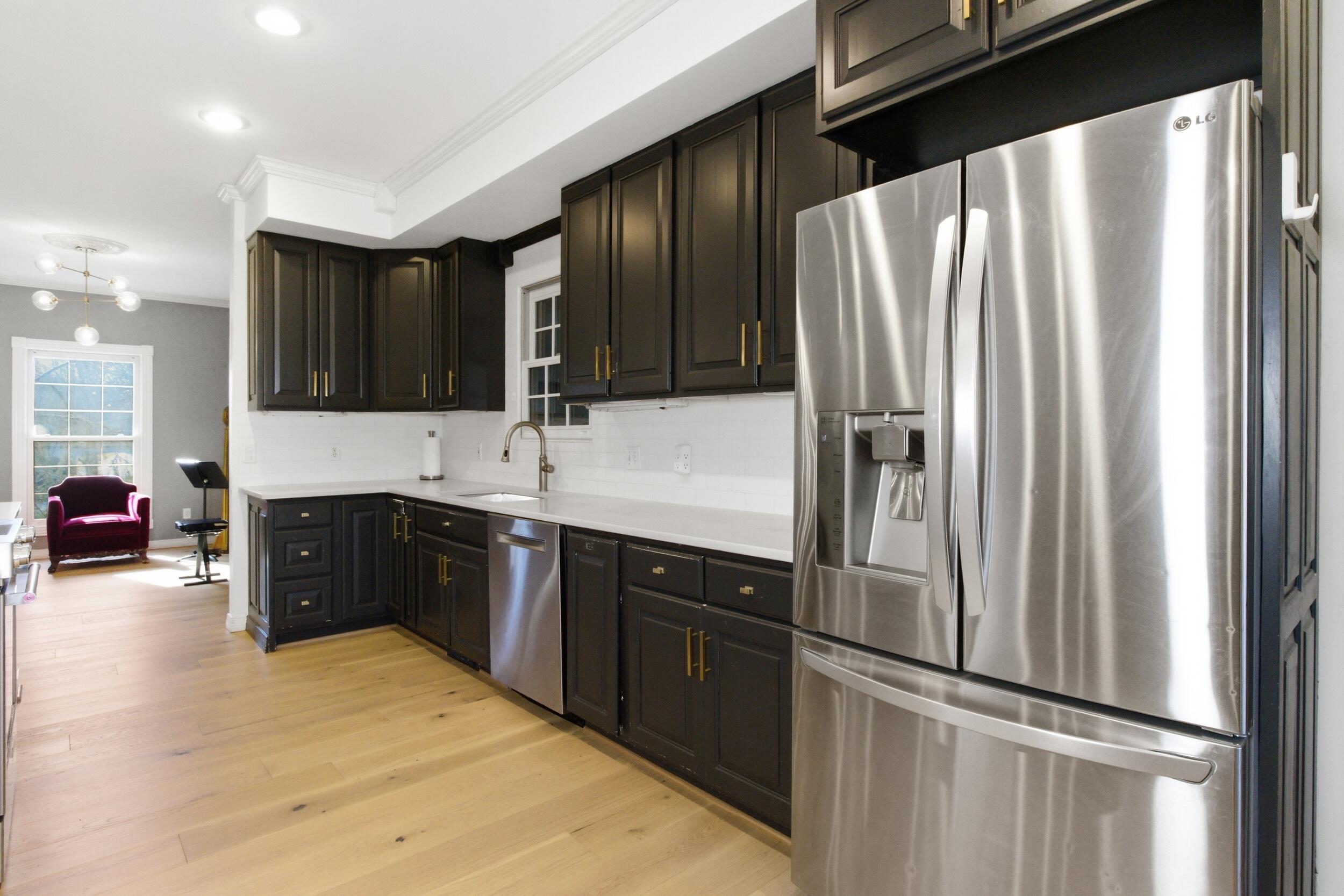 2111 Sycamore Drive Property Photo 10