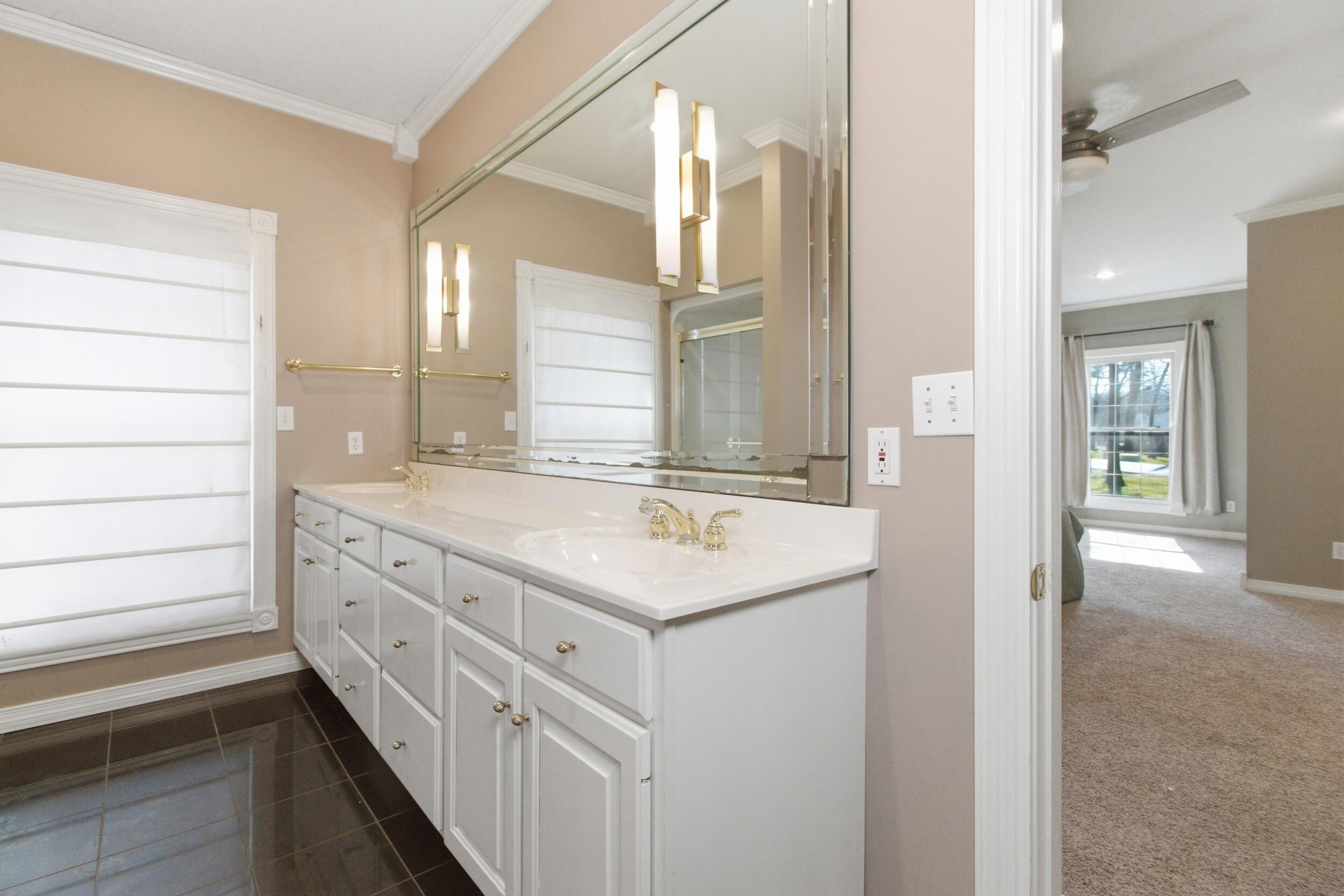 2111 Sycamore Drive Property Photo 13