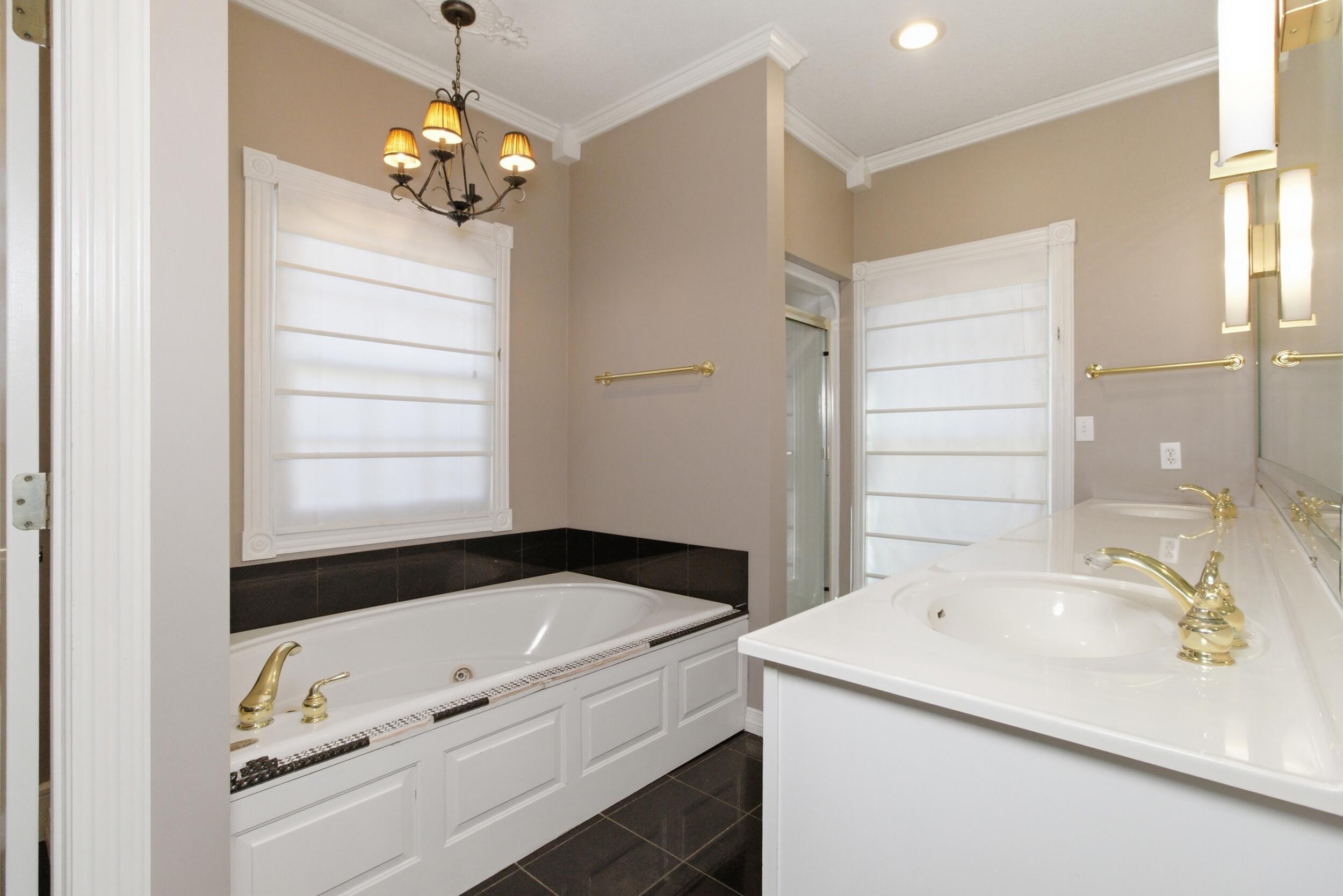 2111 Sycamore Drive Property Photo 20