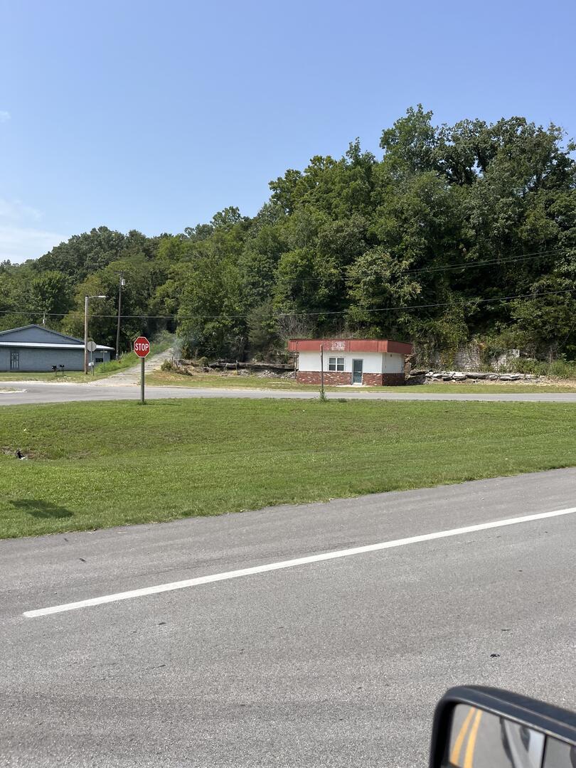 101 Ee Highway Property Photo 3