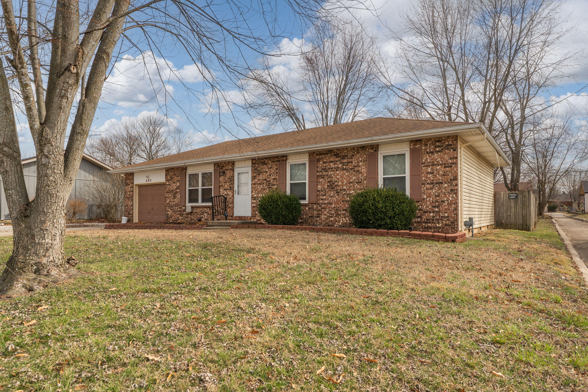 602 East Dyann Drive Property Photo 1