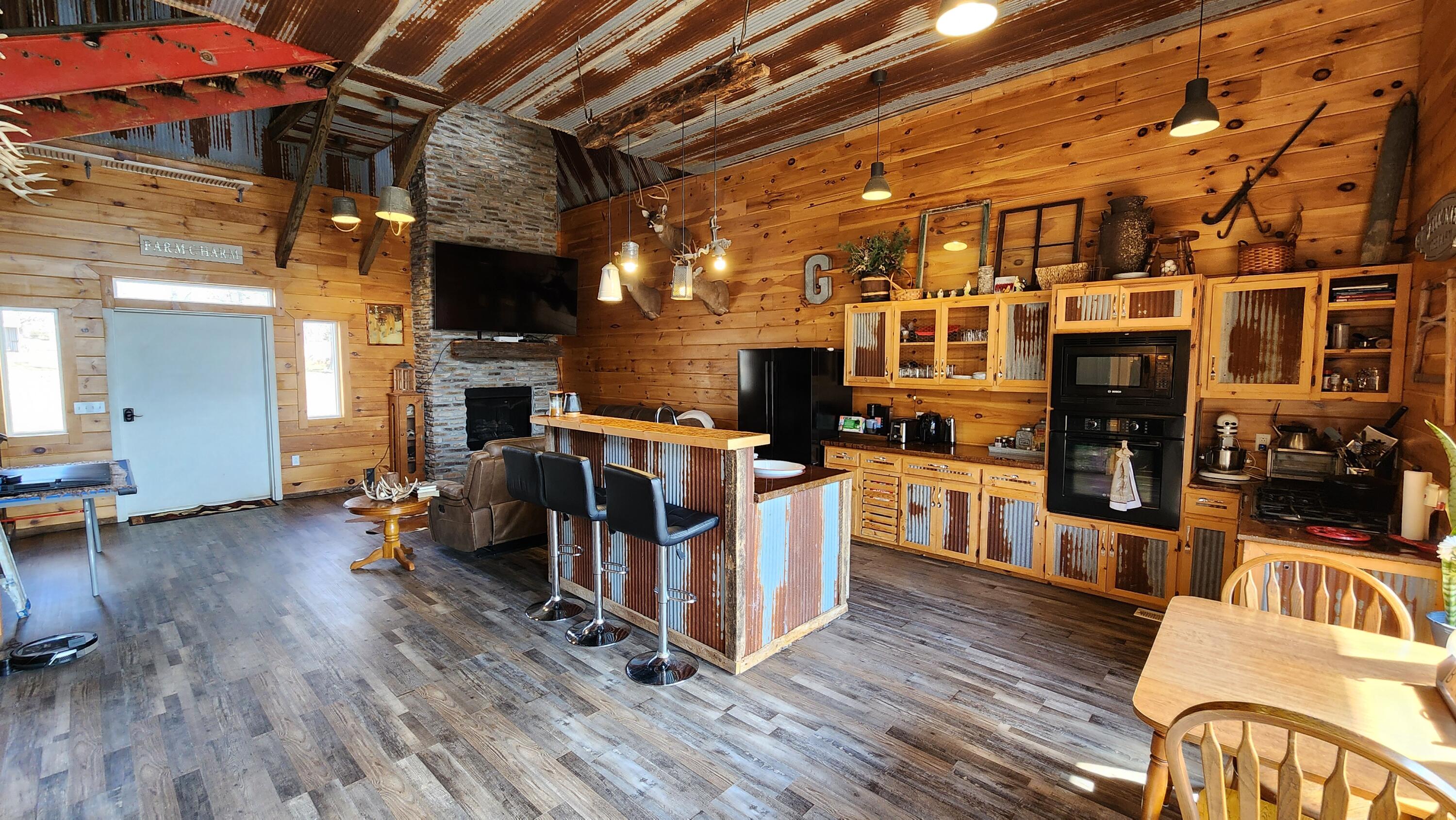 900 County Road 1280 Property Photo 4