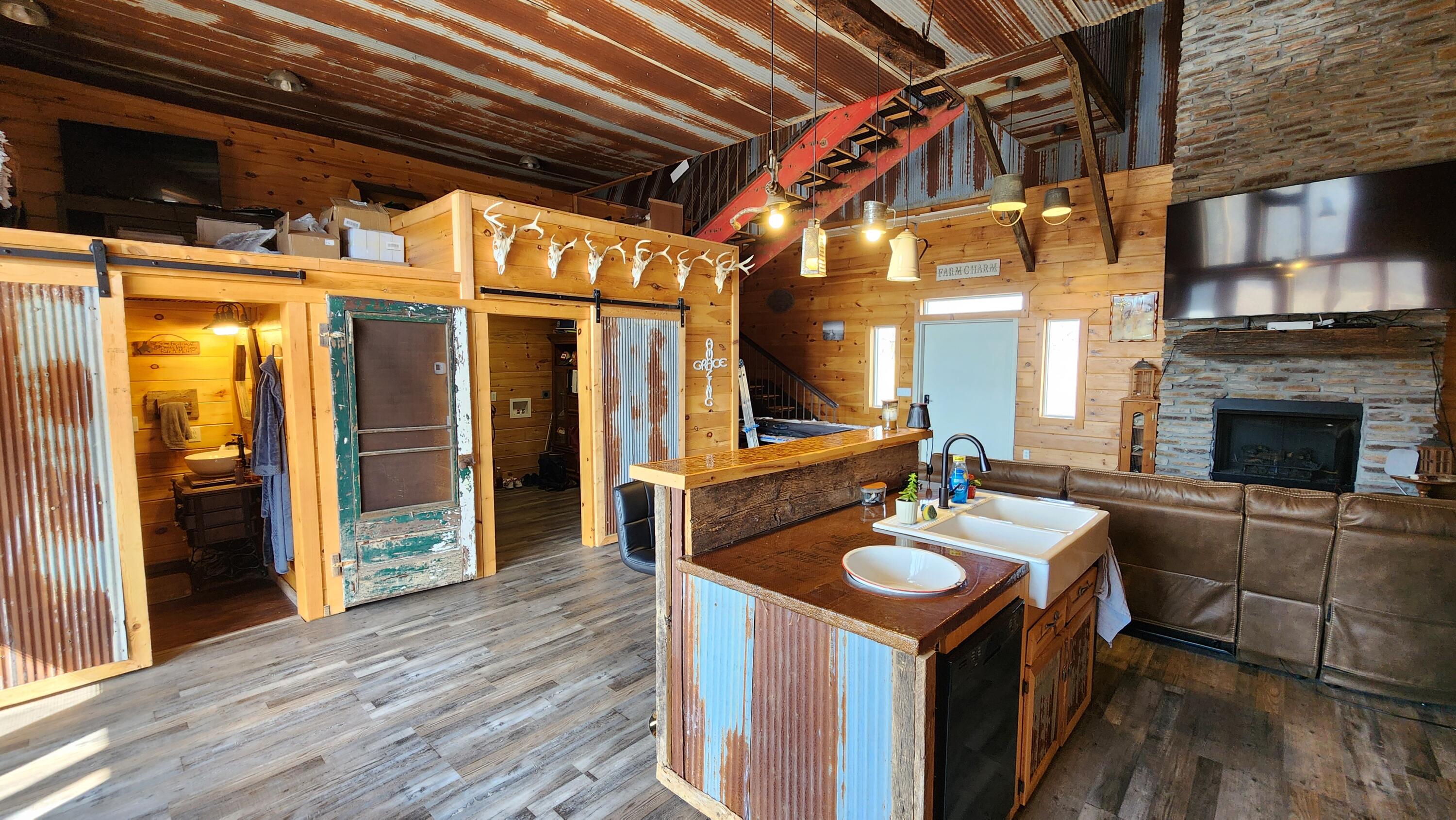 900 County Road 1280 Property Photo 5