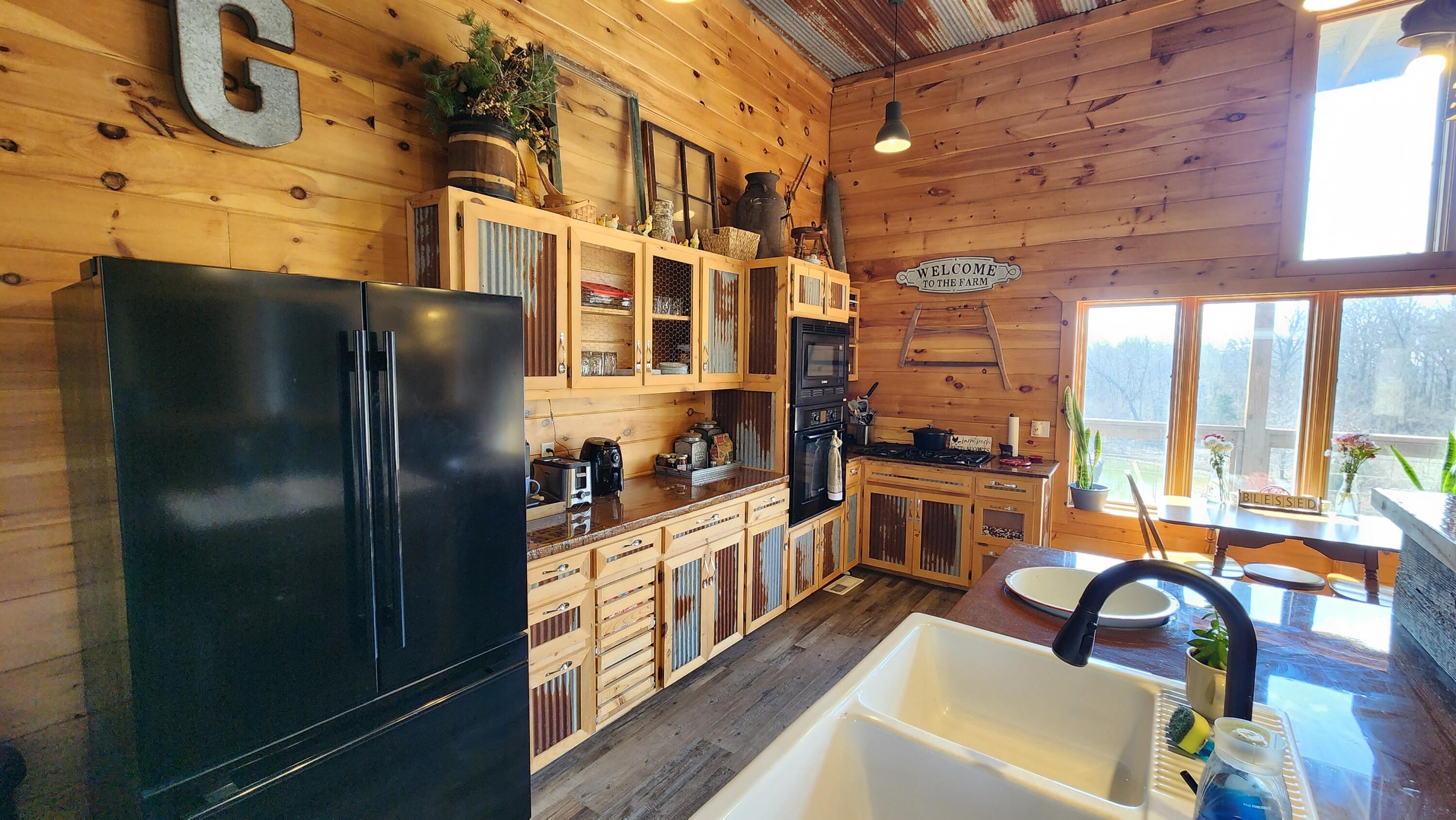 900 County Road 1280 Property Photo 6