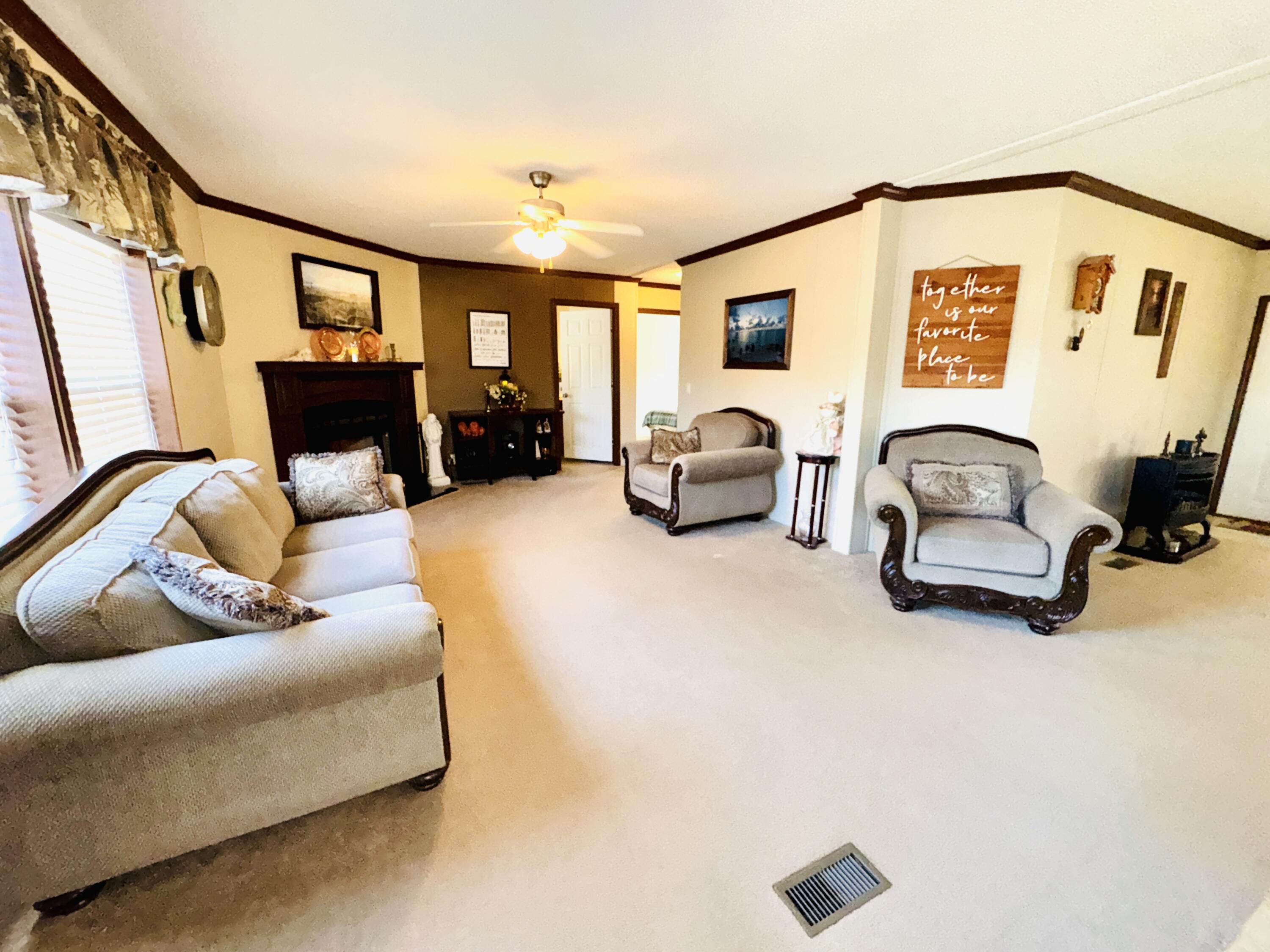 22465 East 850th Road Property Photo 15