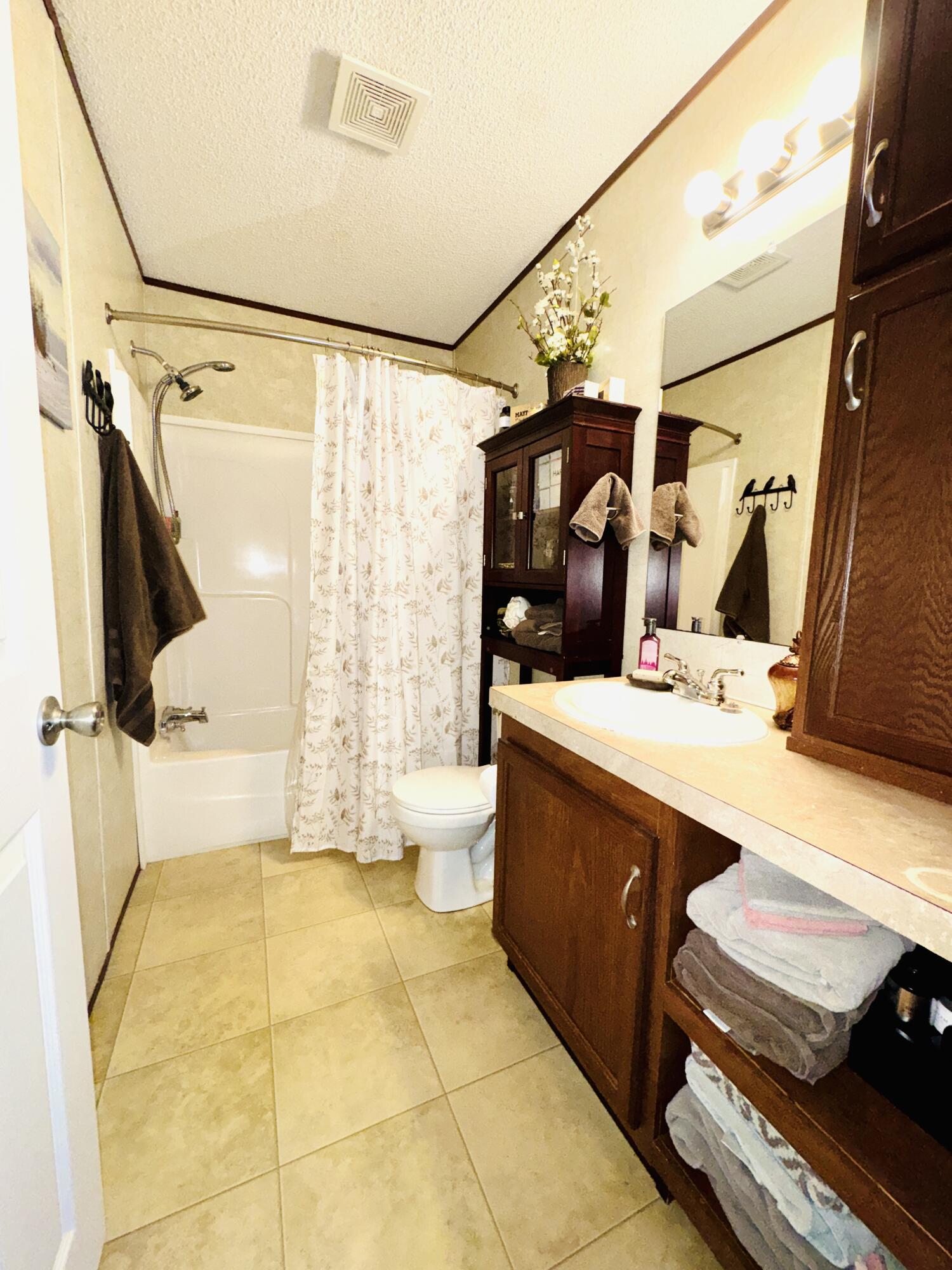 22465 East 850th Road Property Photo 18