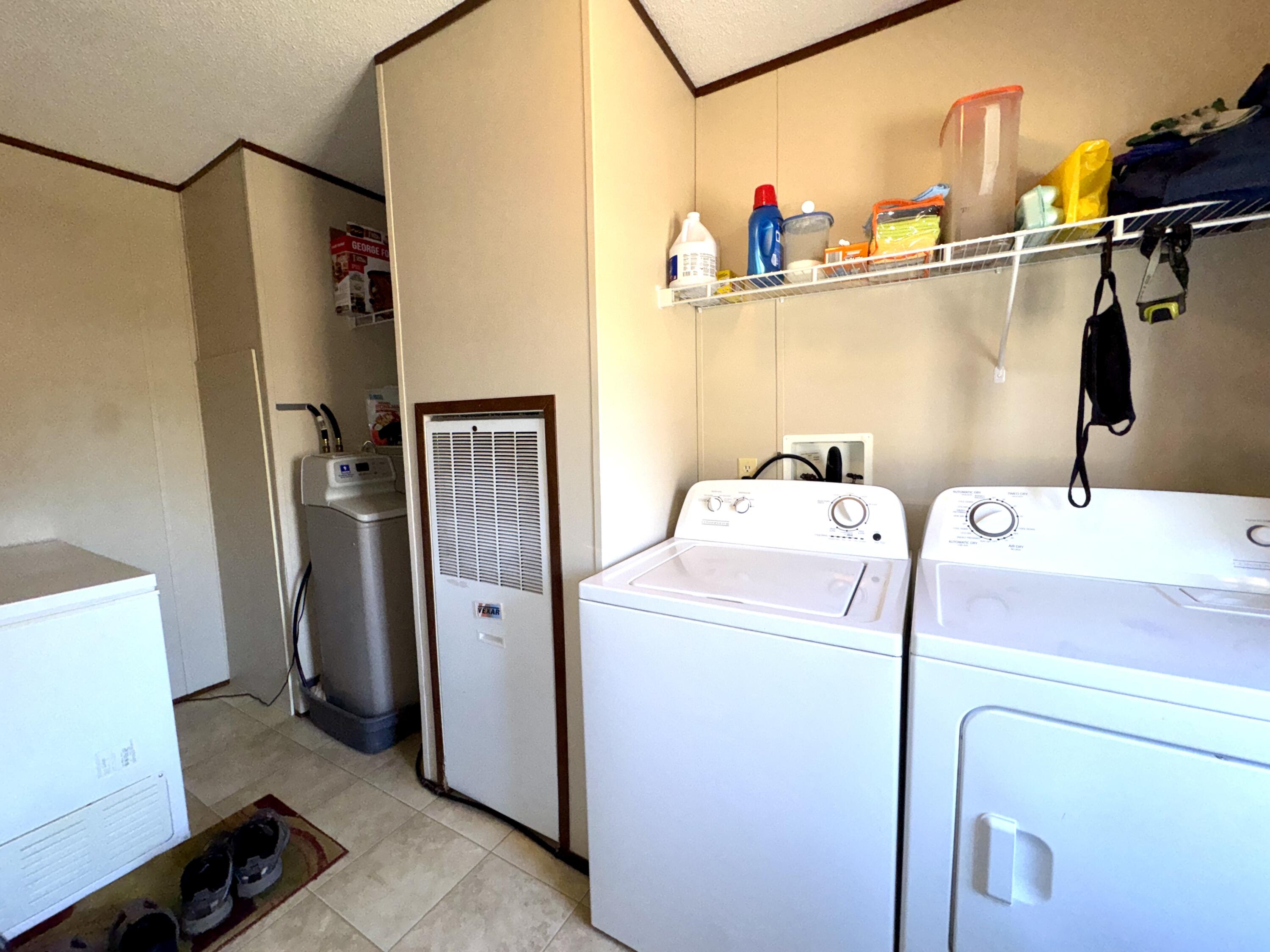 22465 East 850th Road Property Photo 27