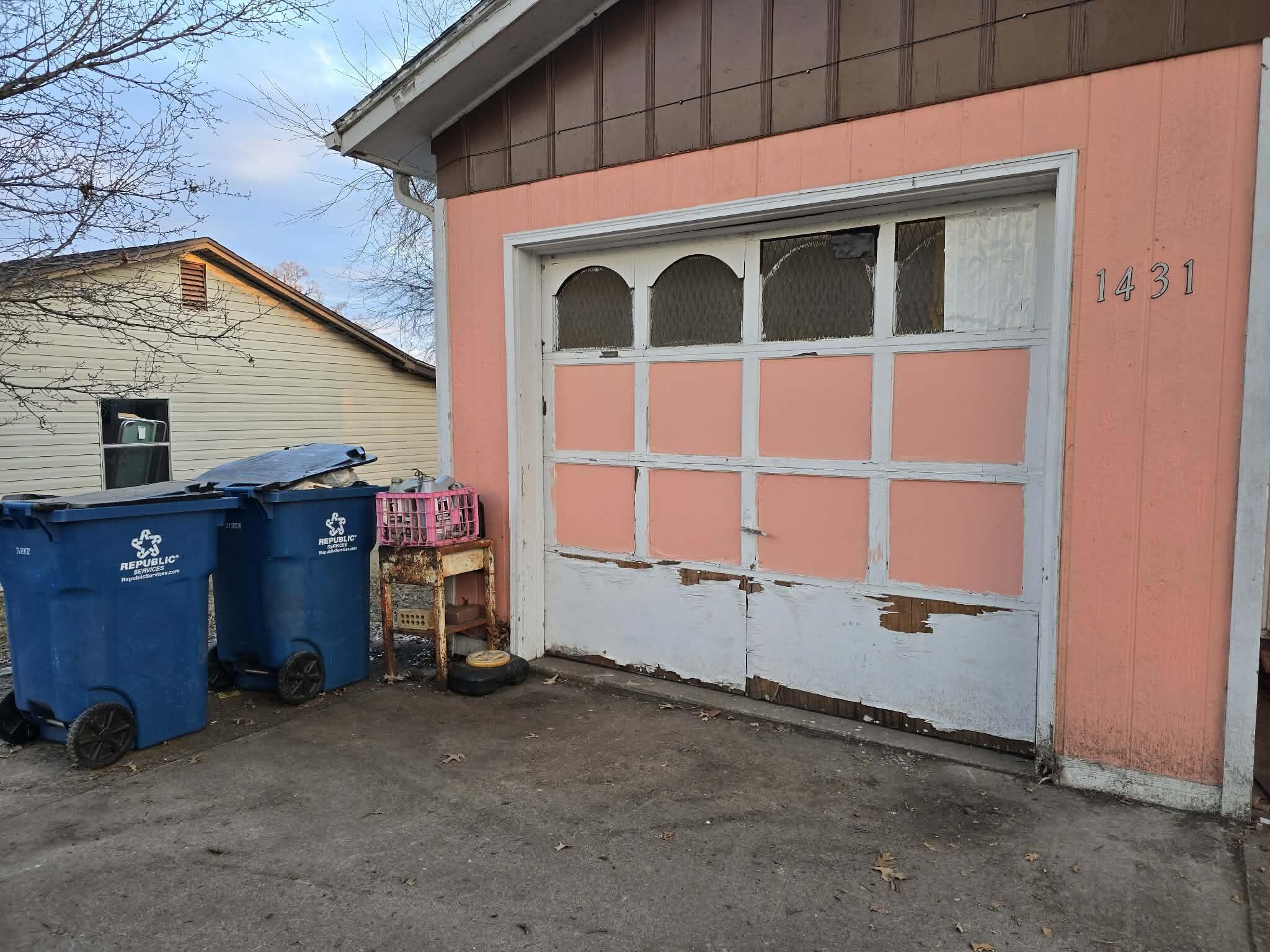 1431 Greenwood Boulevard Property Photo 2