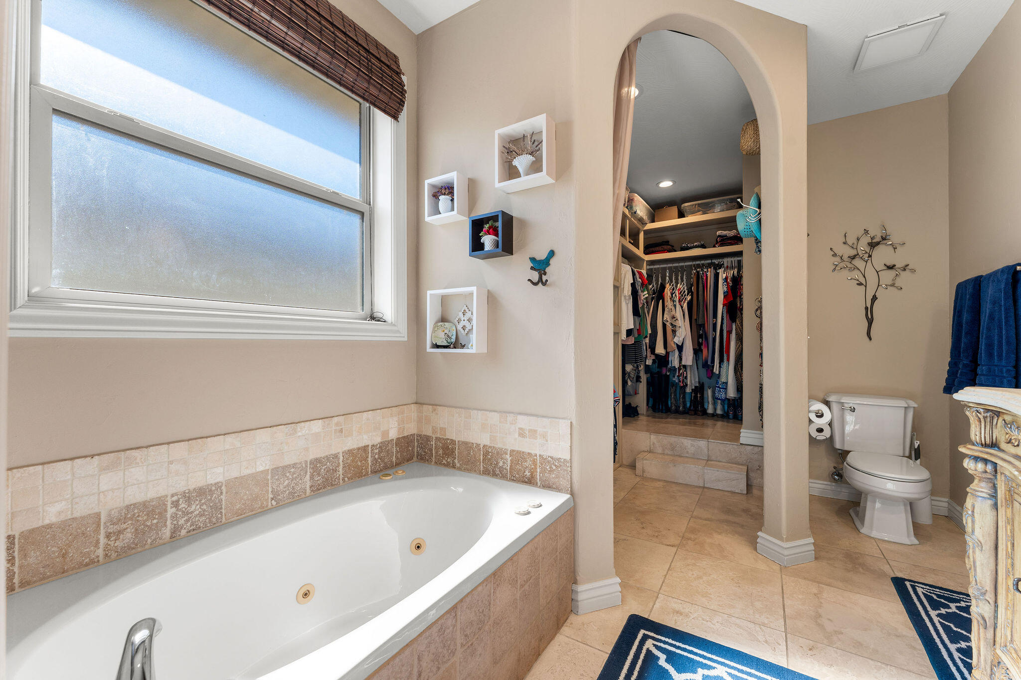 762 Showplace Gateway Property Photo 32