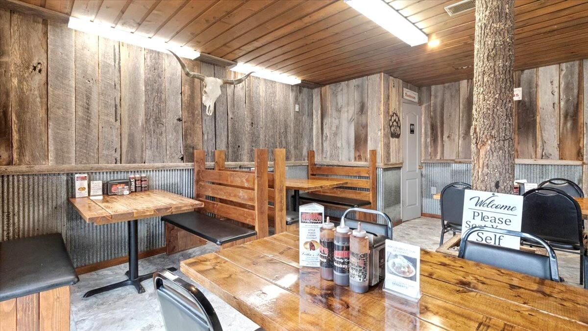 1027 Porter Wagoner Boulevard Property Photo 3