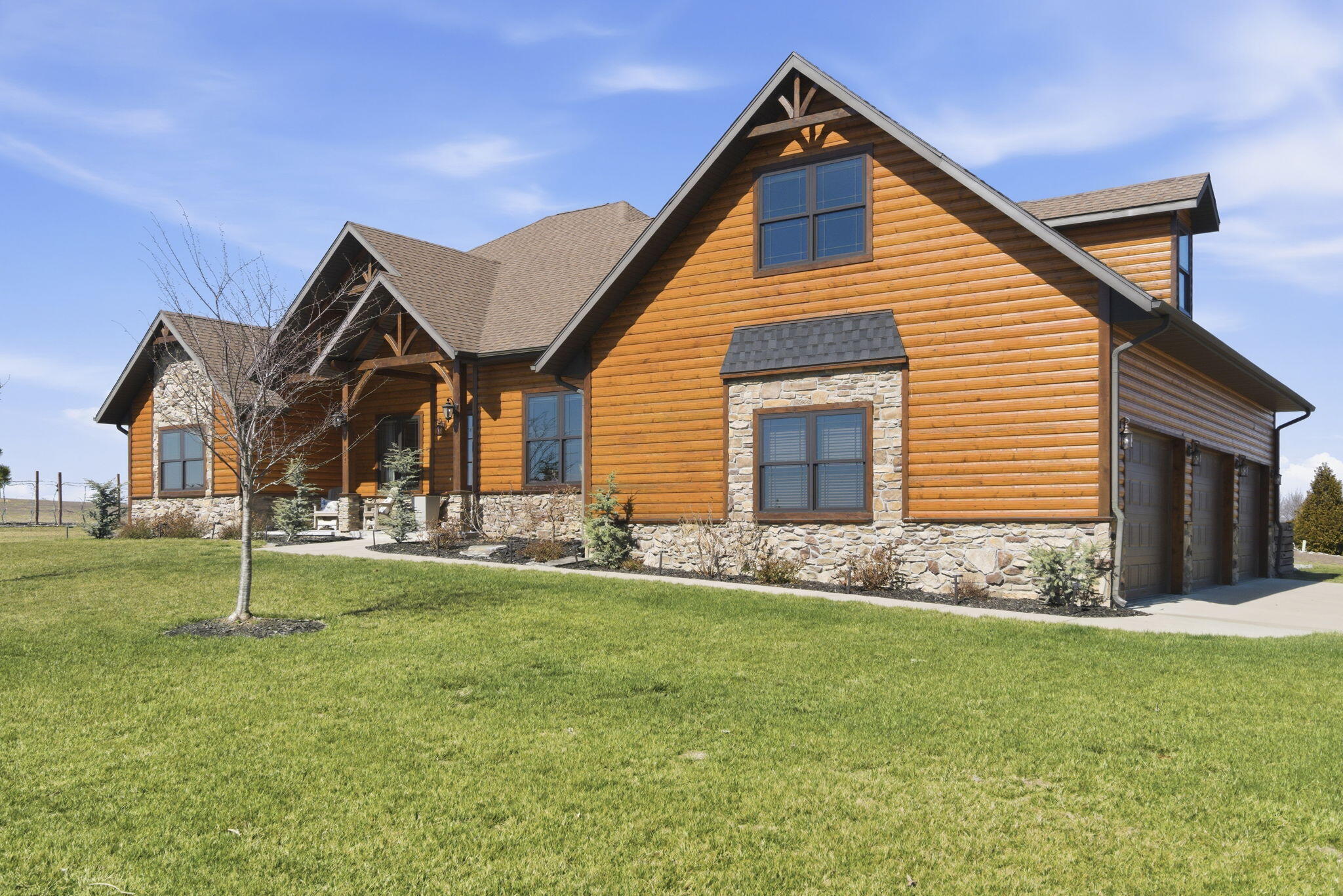 815 Forest View Property Photo 4