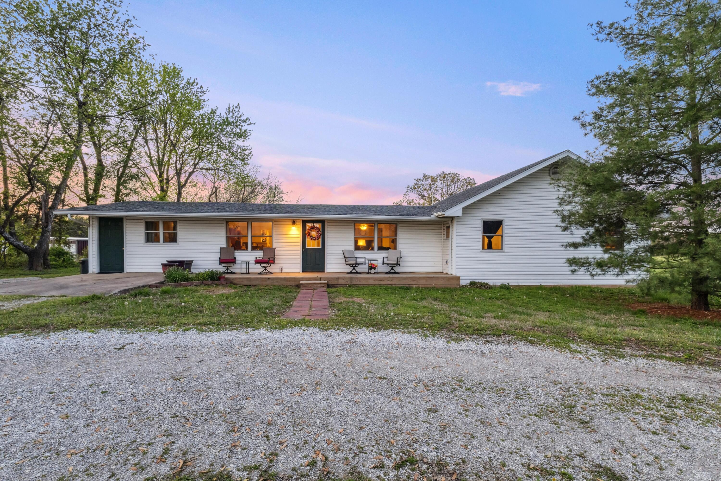 9125 Farm Road 2140 Property Photo 2