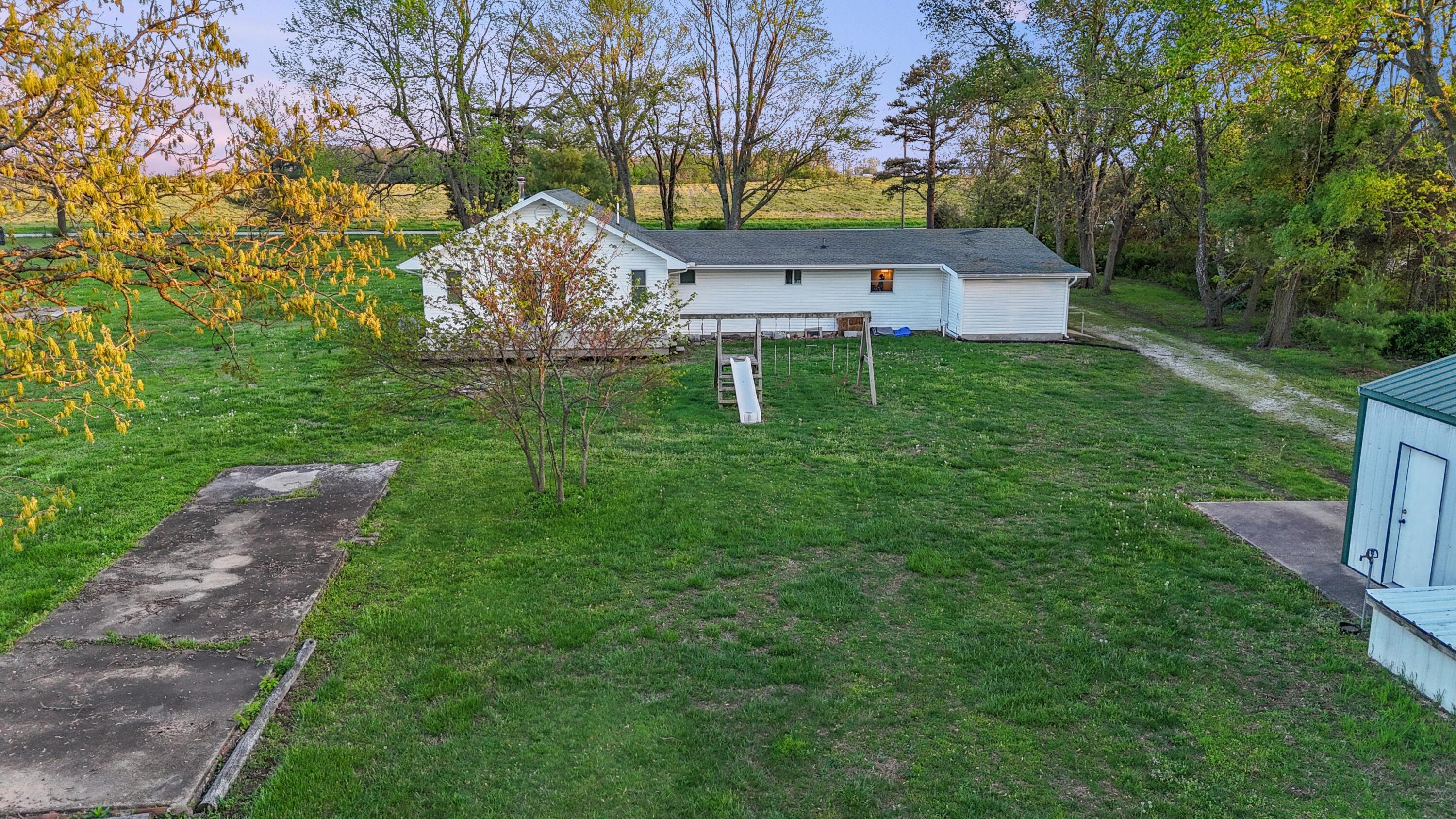 9125 Farm Road 2140 Property Photo 4