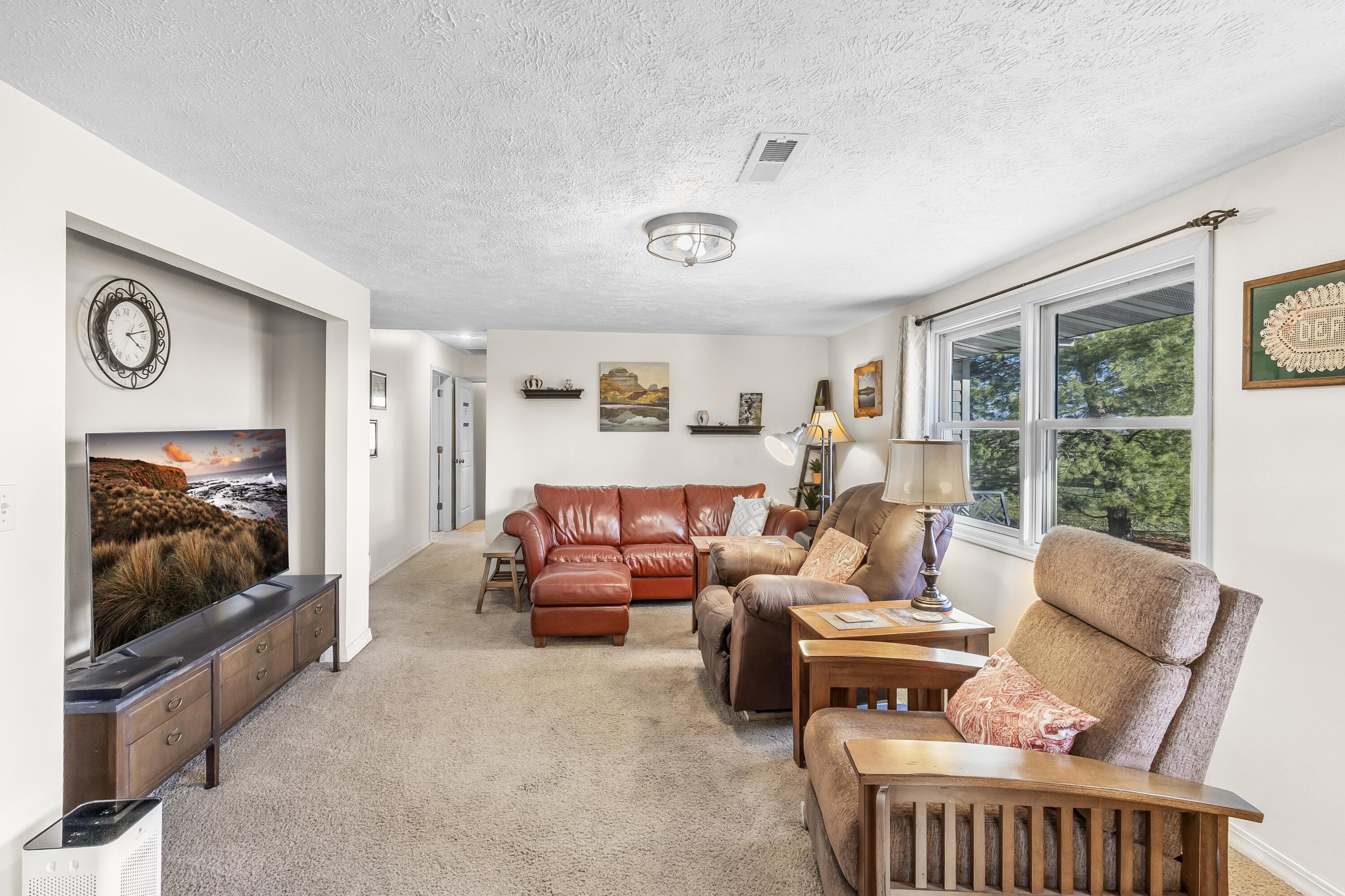 9125 Farm Road 2140 Property Photo 7